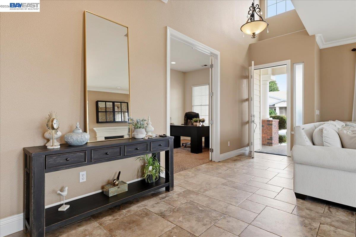 Detail Gallery Image 12 of 60 For 2889 Bresso Ct, Livermore,  CA 94550 - 5 Beds | 2/1 Baths
