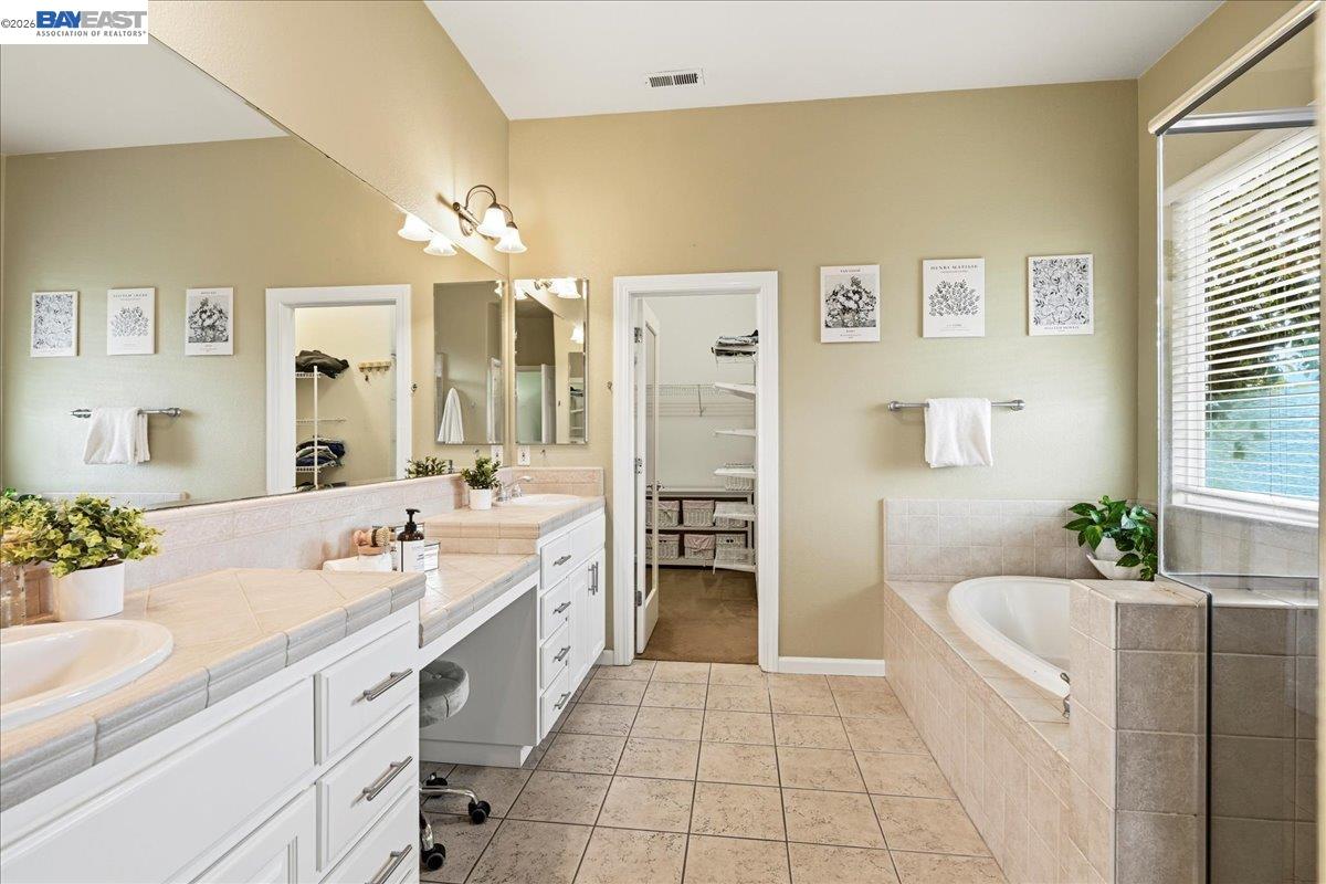 Detail Gallery Image 29 of 60 For 2889 Bresso Ct, Livermore,  CA 94550 - 5 Beds | 2/1 Baths