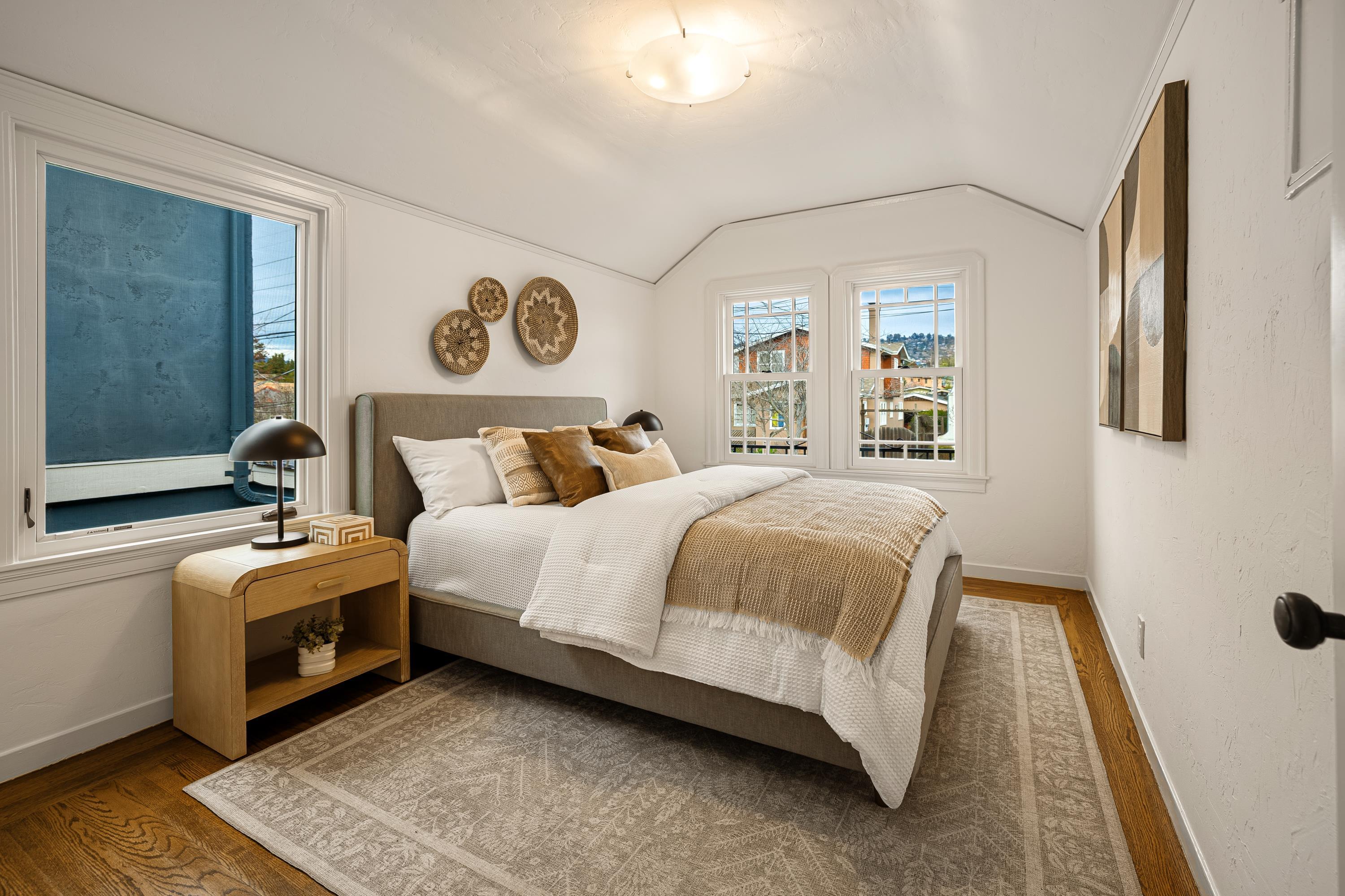 Detail Gallery Image 12 of 55 For 1038 Pomona Ave, Albany,  CA 94706 - 3 Beds | 3 Baths