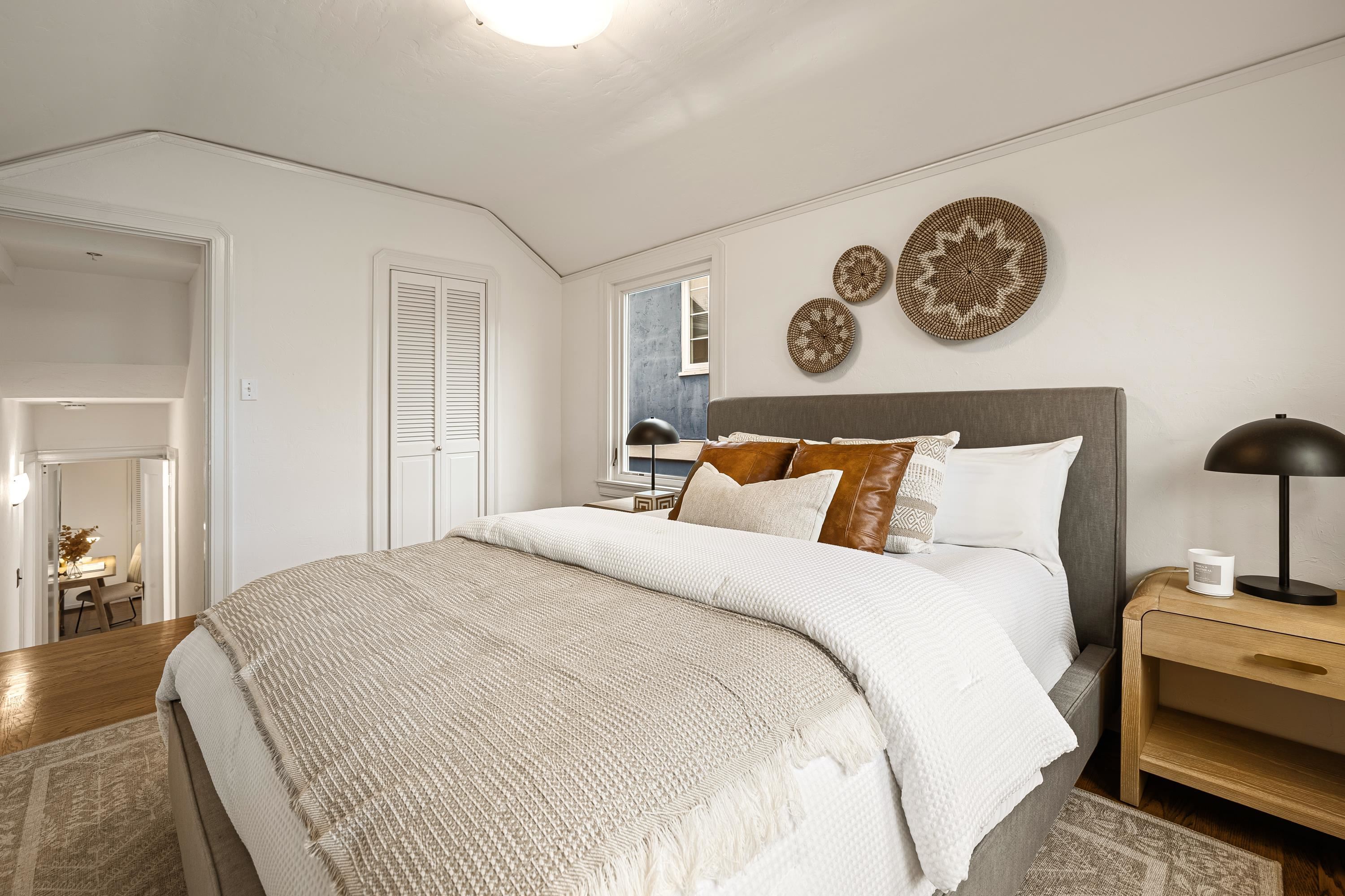 Detail Gallery Image 13 of 55 For 1038 Pomona Ave, Albany,  CA 94706 - 3 Beds | 3 Baths