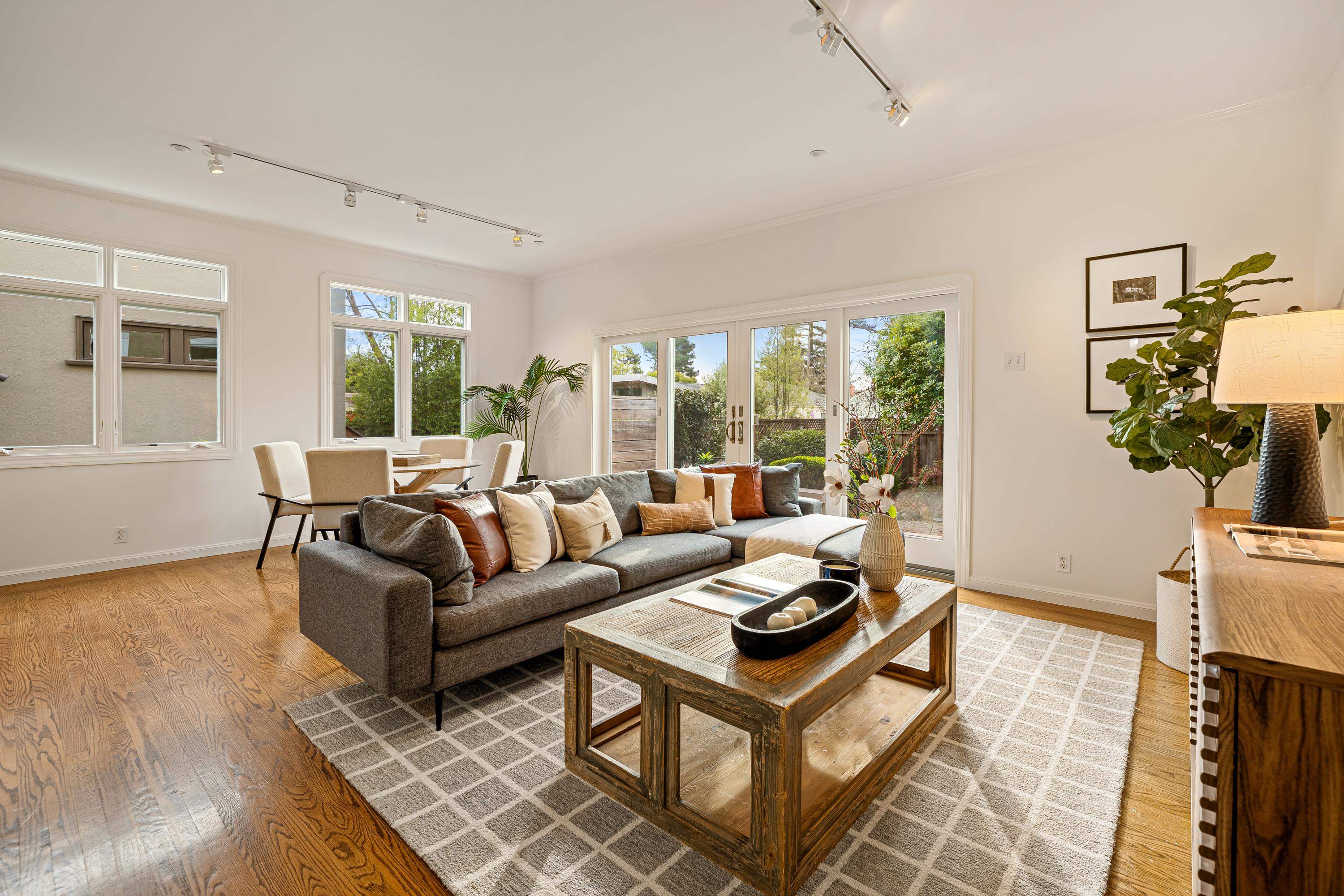 Detail Gallery Image 25 of 55 For 1038 Pomona Ave, Albany,  CA 94706 - 3 Beds | 3 Baths