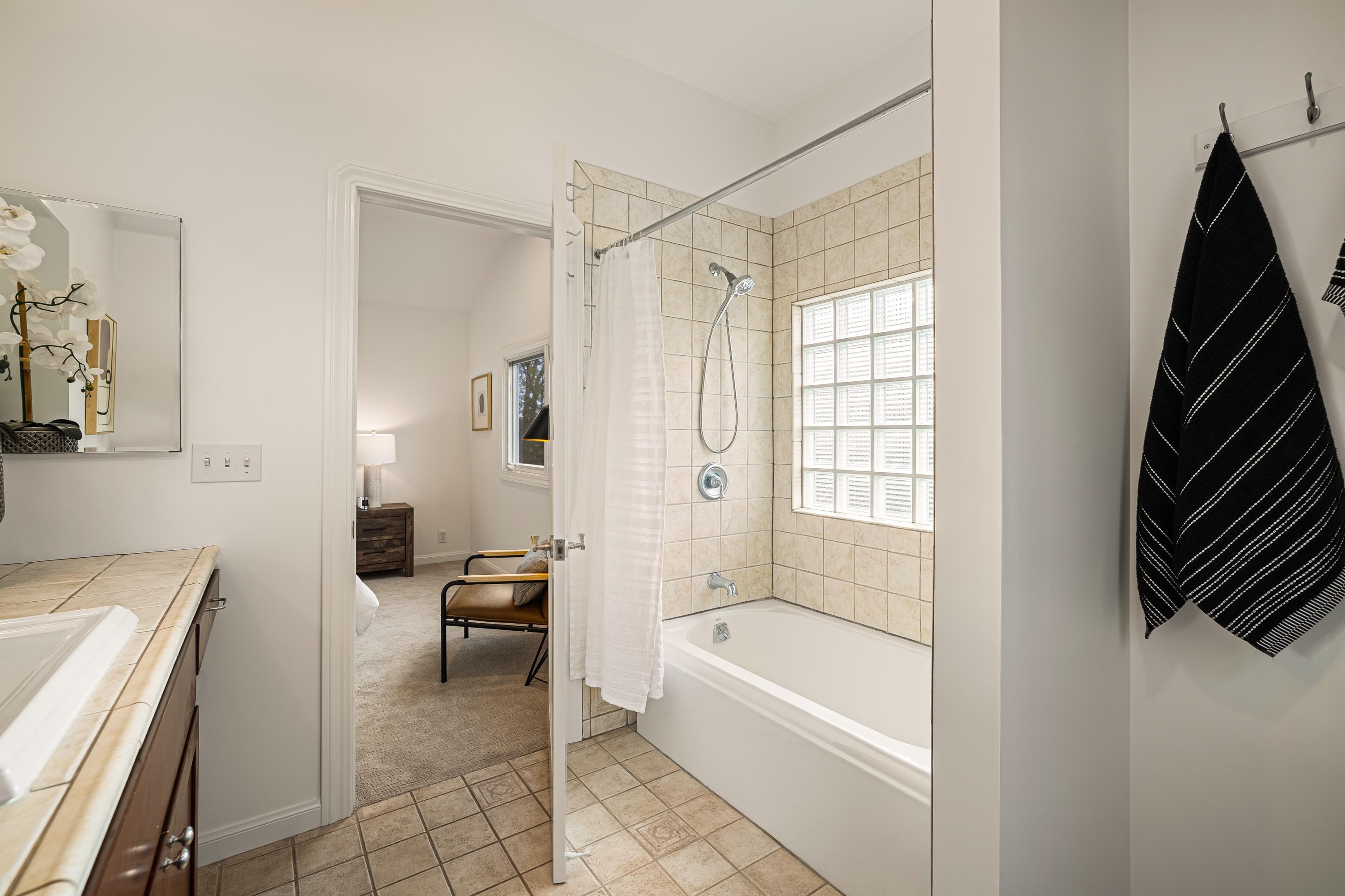 Detail Gallery Image 38 of 55 For 1038 Pomona Ave, Albany,  CA 94706 - 3 Beds | 3 Baths