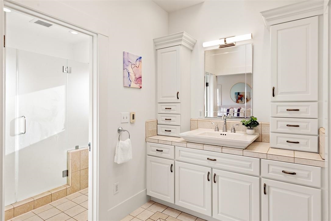 Detail Gallery Image 24 of 46 For 1135 Parker St, Berkeley,  CA 94702 - 3 Beds | 2 Baths