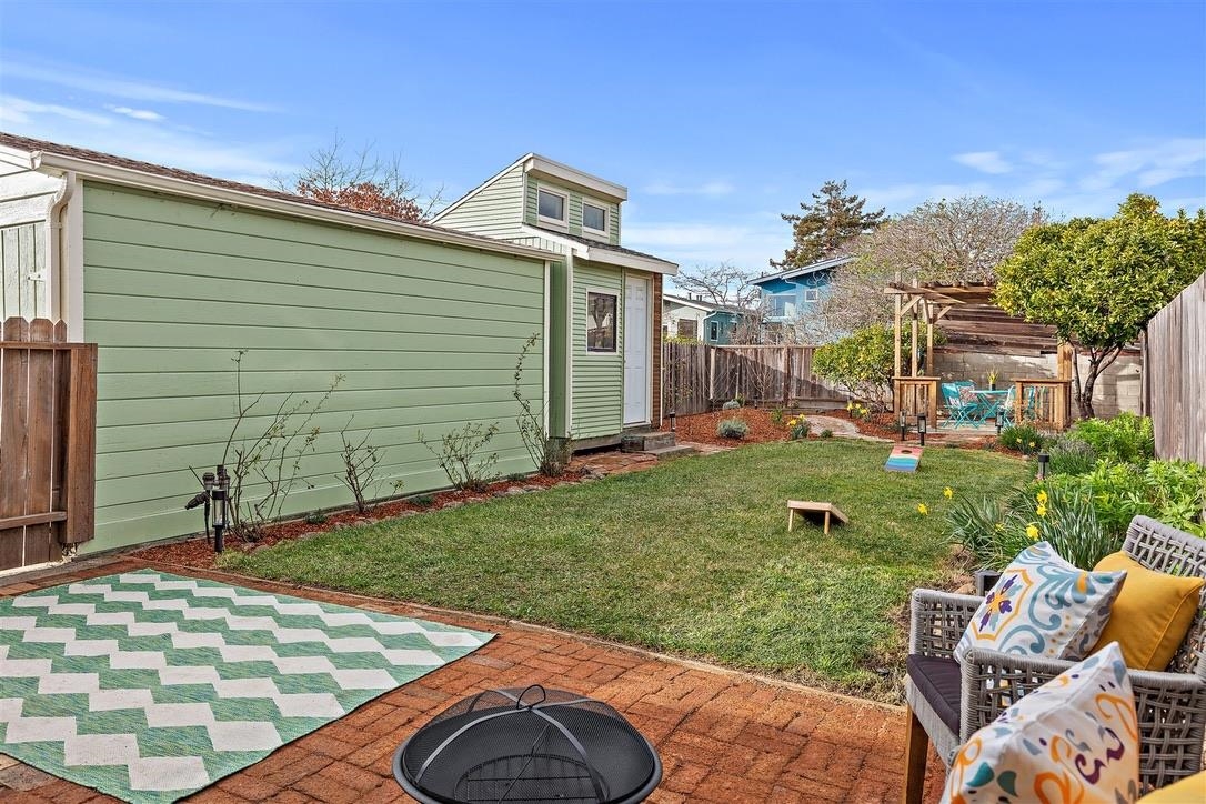 Detail Gallery Image 29 of 46 For 1135 Parker St, Berkeley,  CA 94702 - 3 Beds | 2 Baths