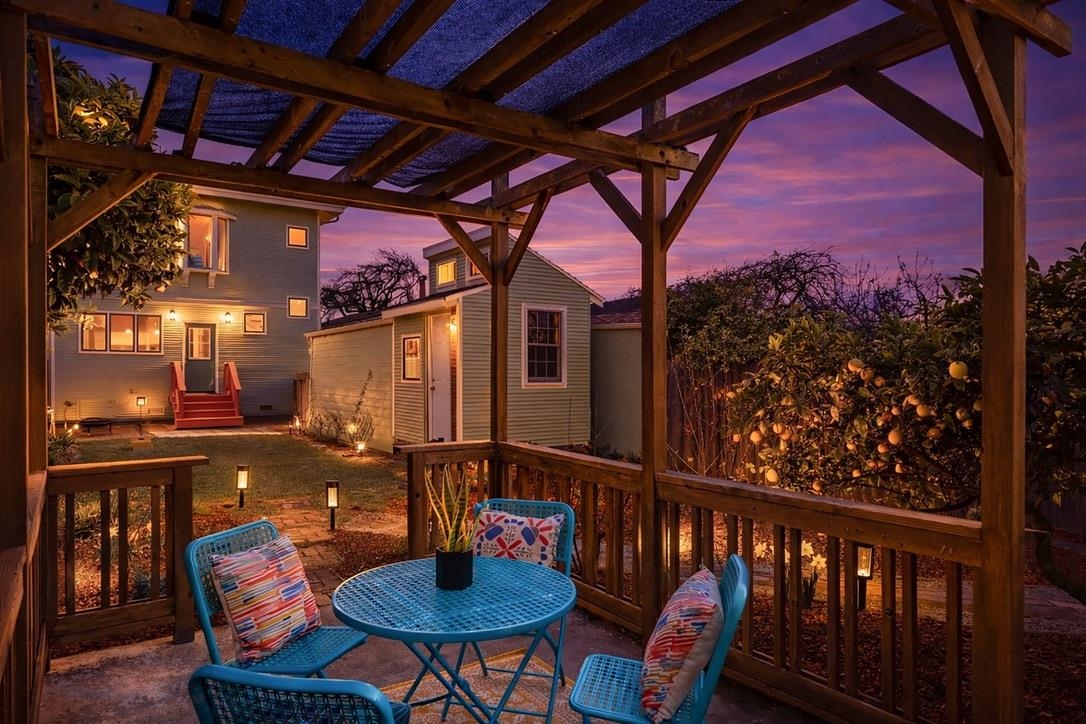 Detail Gallery Image 33 of 46 For 1135 Parker St, Berkeley,  CA 94702 - 3 Beds | 2 Baths