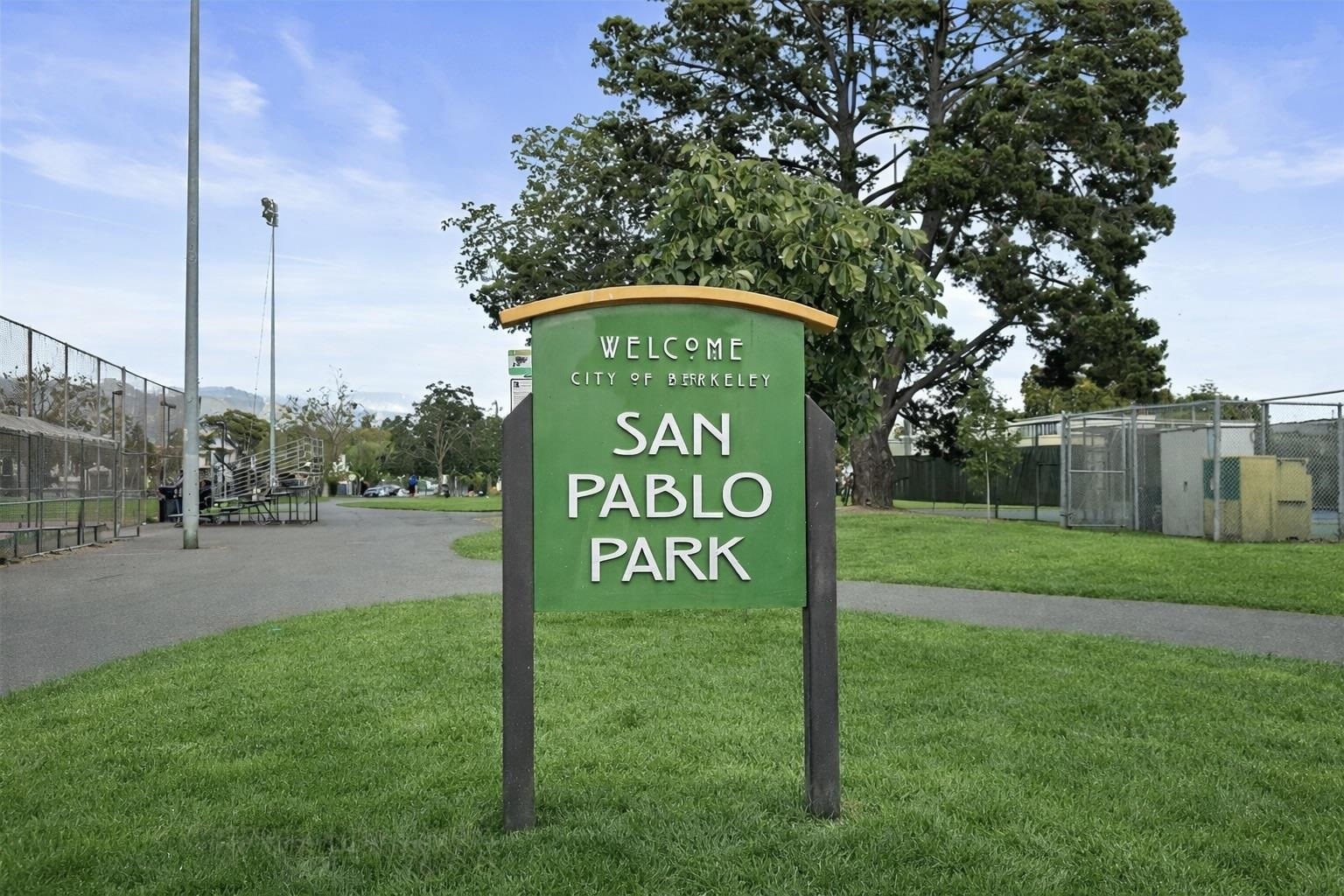 Detail Gallery Image 42 of 46 For 1135 Parker St, Berkeley,  CA 94702 - 3 Beds | 2 Baths