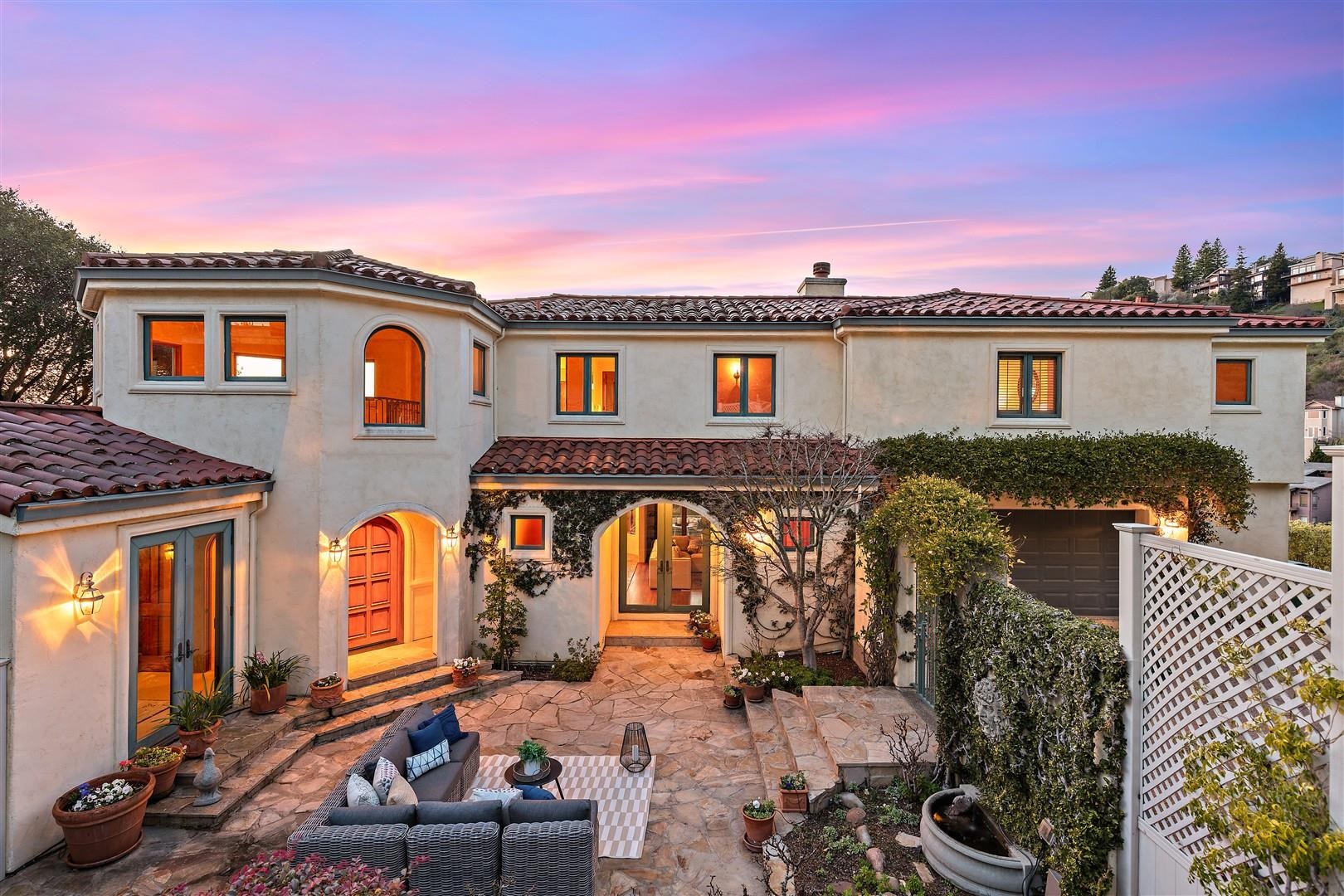 Detail Gallery Image 2 of 30 For 29 Live Oak Rd, Berkeley,  CA 94705 - 4 Beds | 2/1 Baths