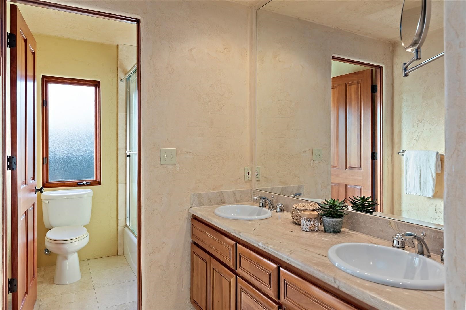 Detail Gallery Image 21 of 30 For 29 Live Oak Rd, Berkeley,  CA 94705 - 4 Beds | 2/1 Baths