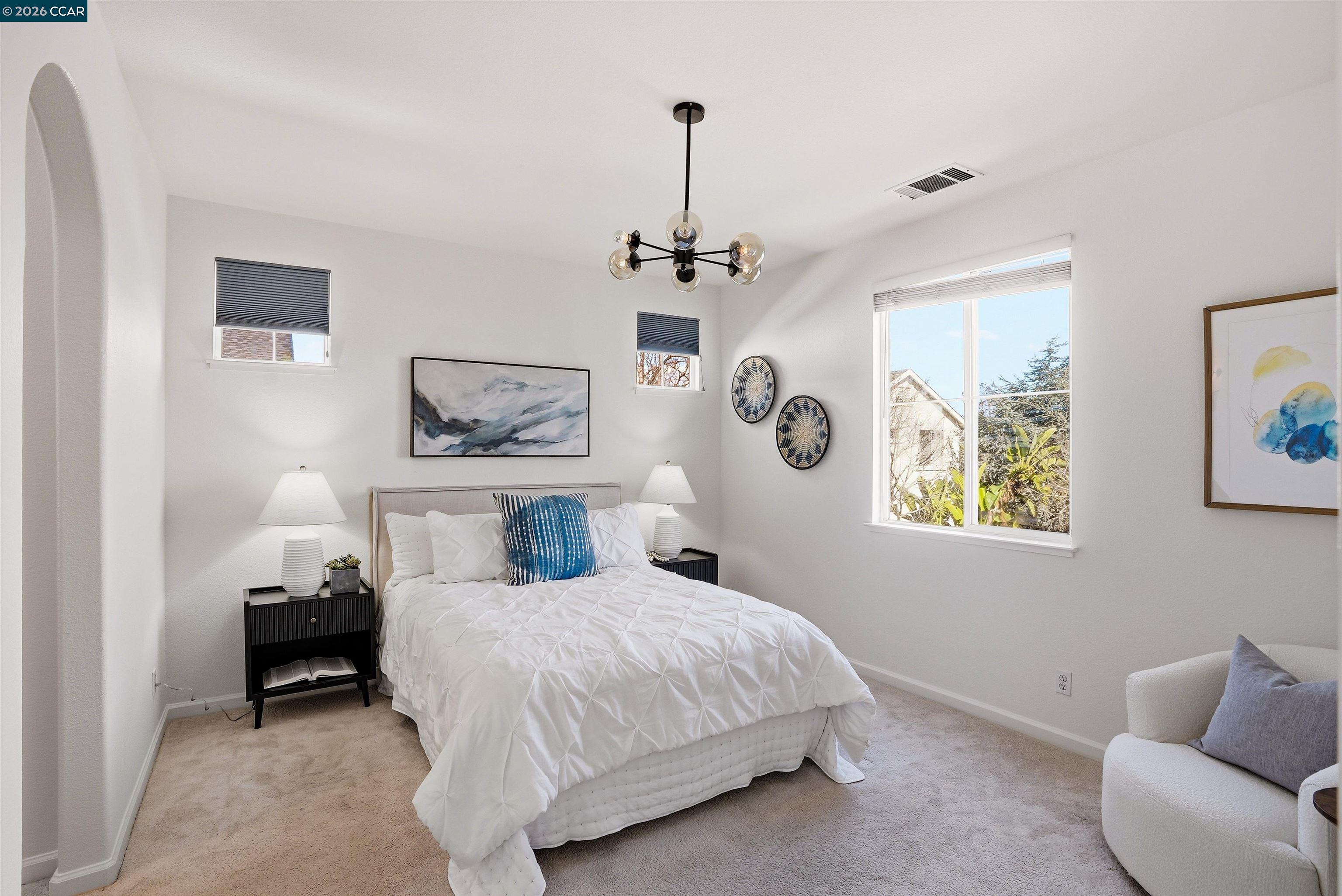 Detail Gallery Image 16 of 33 For 1 Avocet Ct, Alameda,  CA 94501 - 3 Beds | 2/1 Baths
