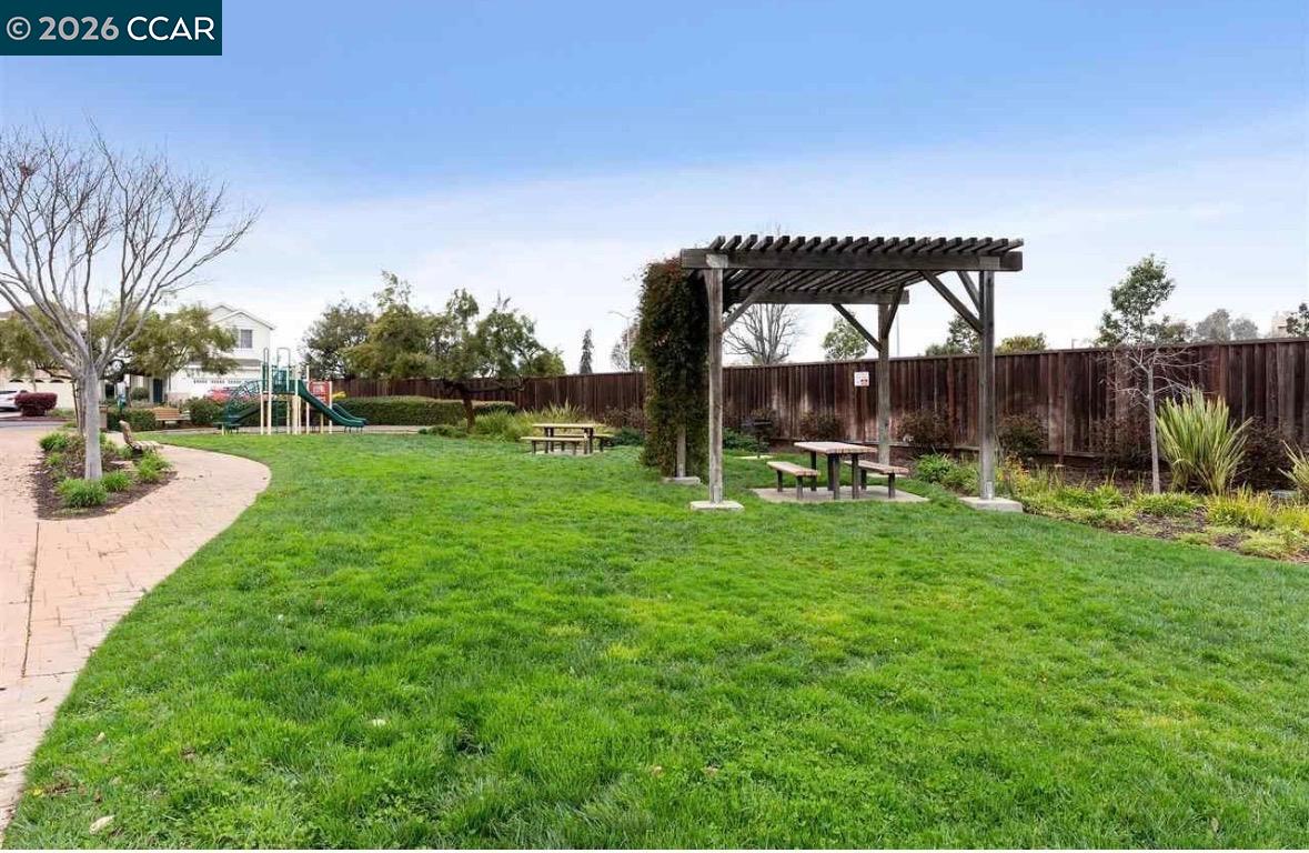 Detail Gallery Image 32 of 33 For 1 Avocet Ct, Alameda,  CA 94501 - 3 Beds | 2/1 Baths