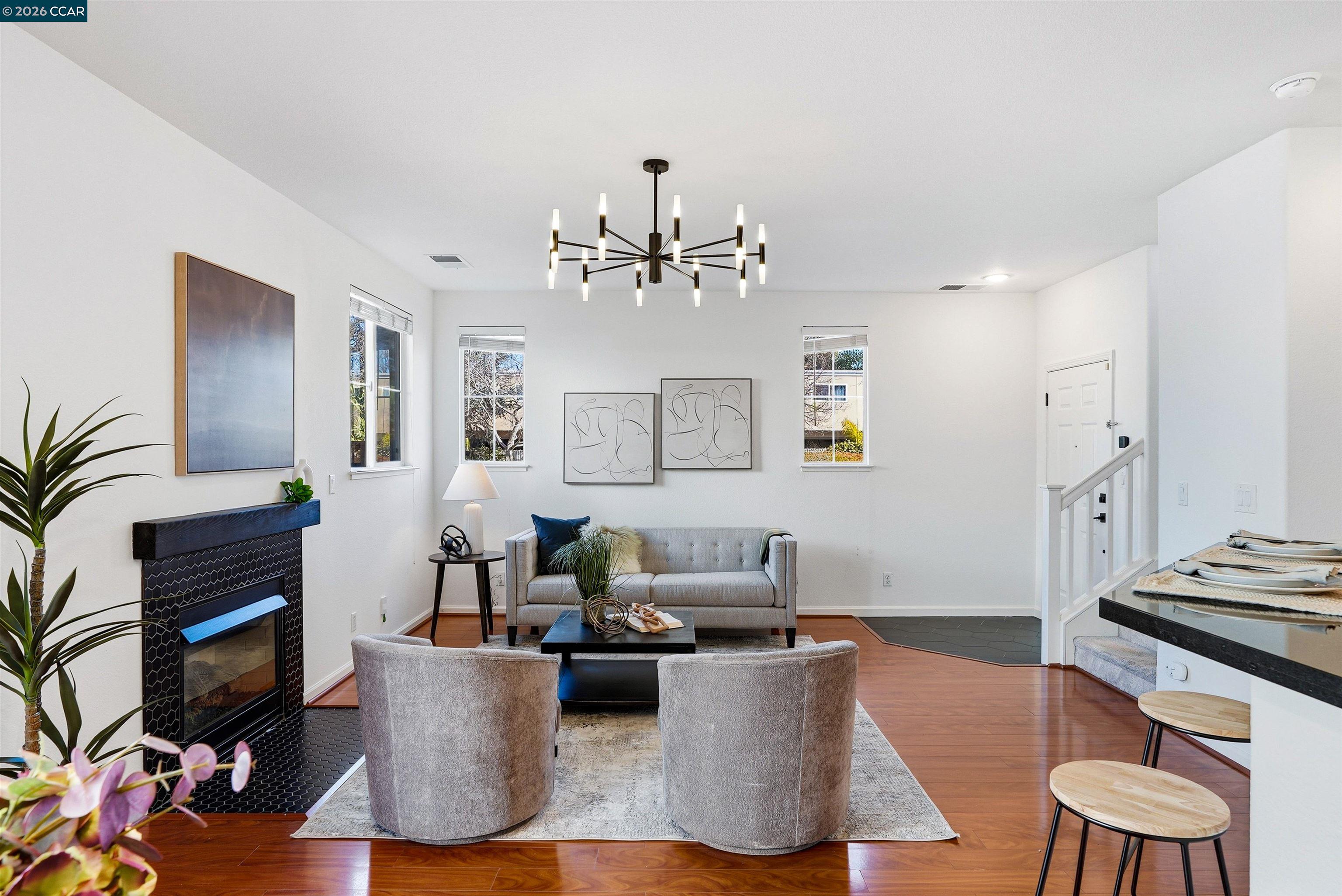 Detail Gallery Image 6 of 33 For 1 Avocet Ct, Alameda,  CA 94501 - 3 Beds | 2/1 Baths