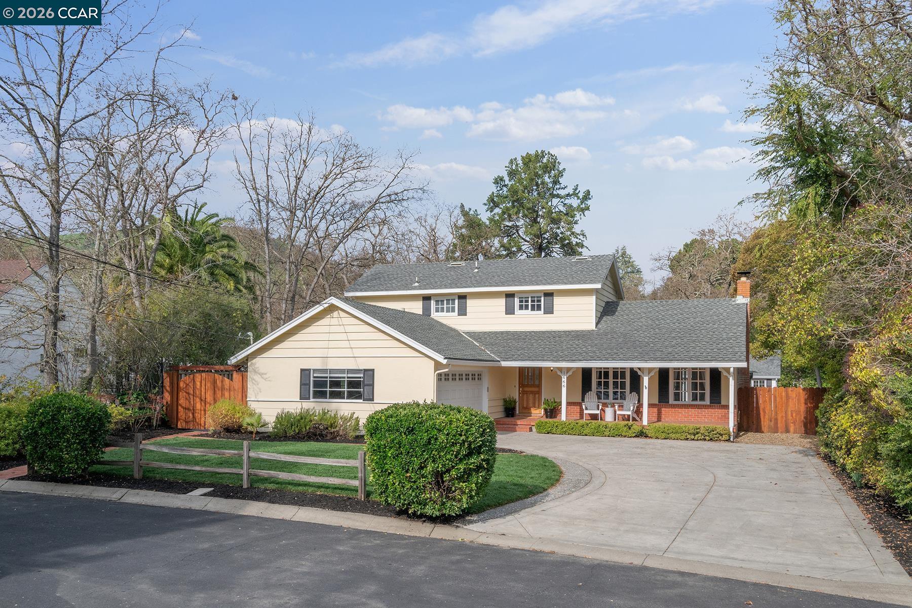 Front Image Thumbnail for CC41123658