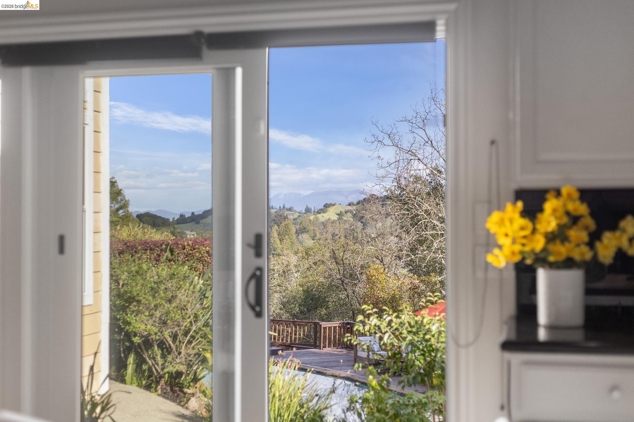 Detail Gallery Image 15 of 59 For 78 Scenic Dr, Orinda,  CA 94563 - 4 Beds | 3 Baths