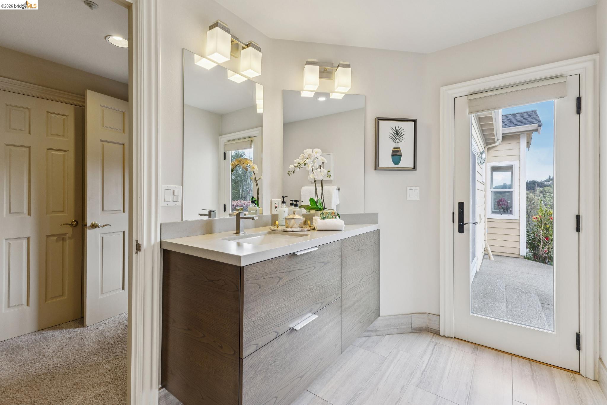 Detail Gallery Image 27 of 59 For 78 Scenic Dr, Orinda,  CA 94563 - 4 Beds | 3 Baths