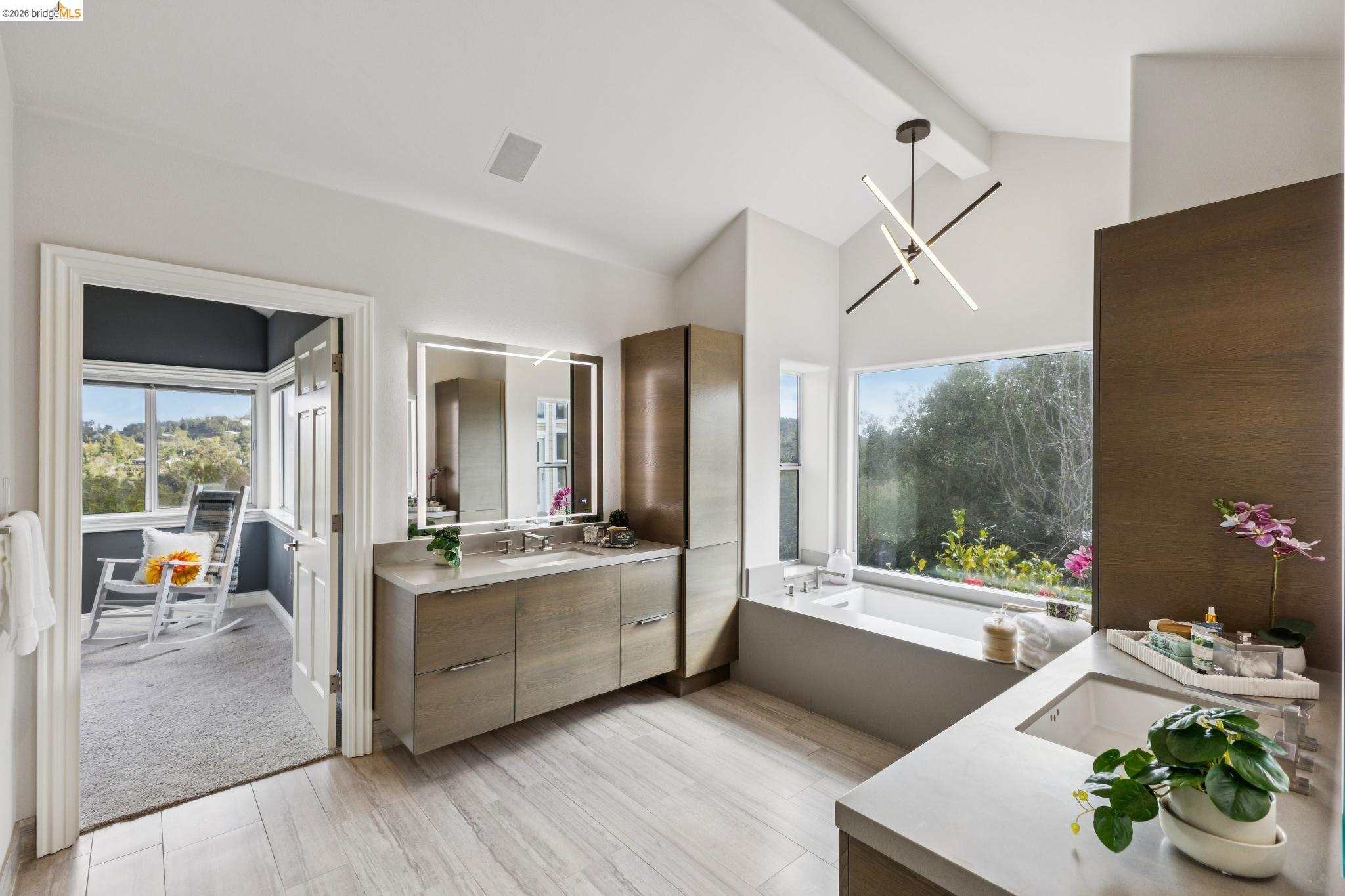 Detail Gallery Image 35 of 59 For 78 Scenic Dr, Orinda,  CA 94563 - 4 Beds | 3 Baths