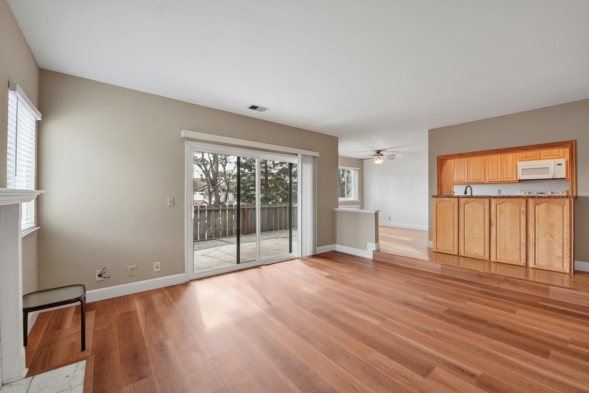 Photo #3: 41123661 Listing: Photo #3