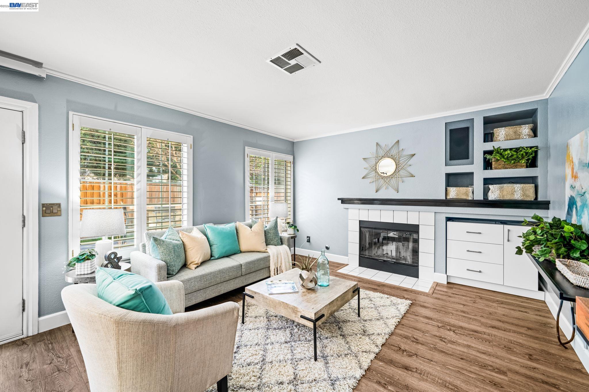 Detail Gallery Image 13 of 44 For 337 Trenton Cir, Pleasanton,  CA 94566 - 3 Beds | 2/1 Baths