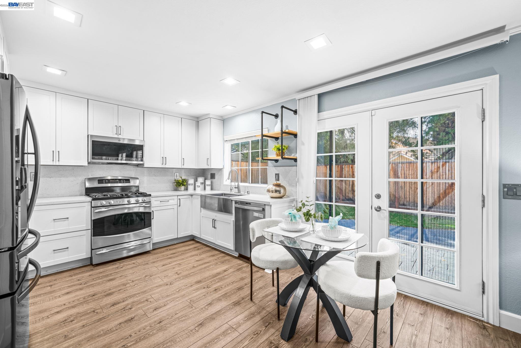 Detail Gallery Image 16 of 44 For 337 Trenton Cir, Pleasanton,  CA 94566 - 3 Beds | 2/1 Baths