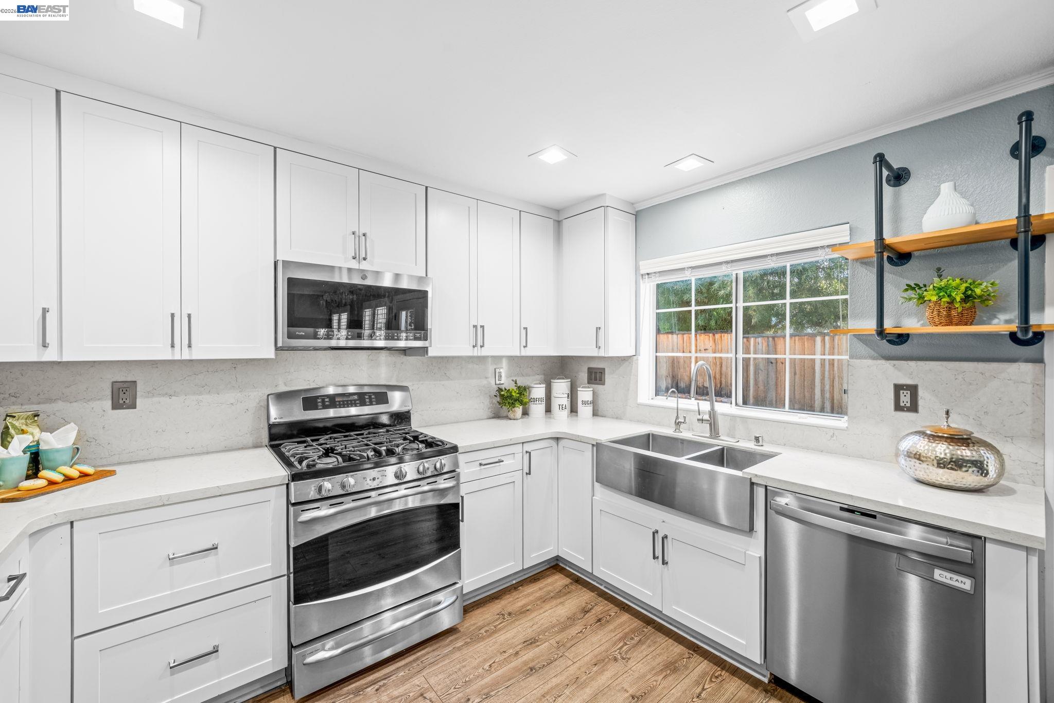 Detail Gallery Image 18 of 44 For 337 Trenton Cir, Pleasanton,  CA 94566 - 3 Beds | 2/1 Baths