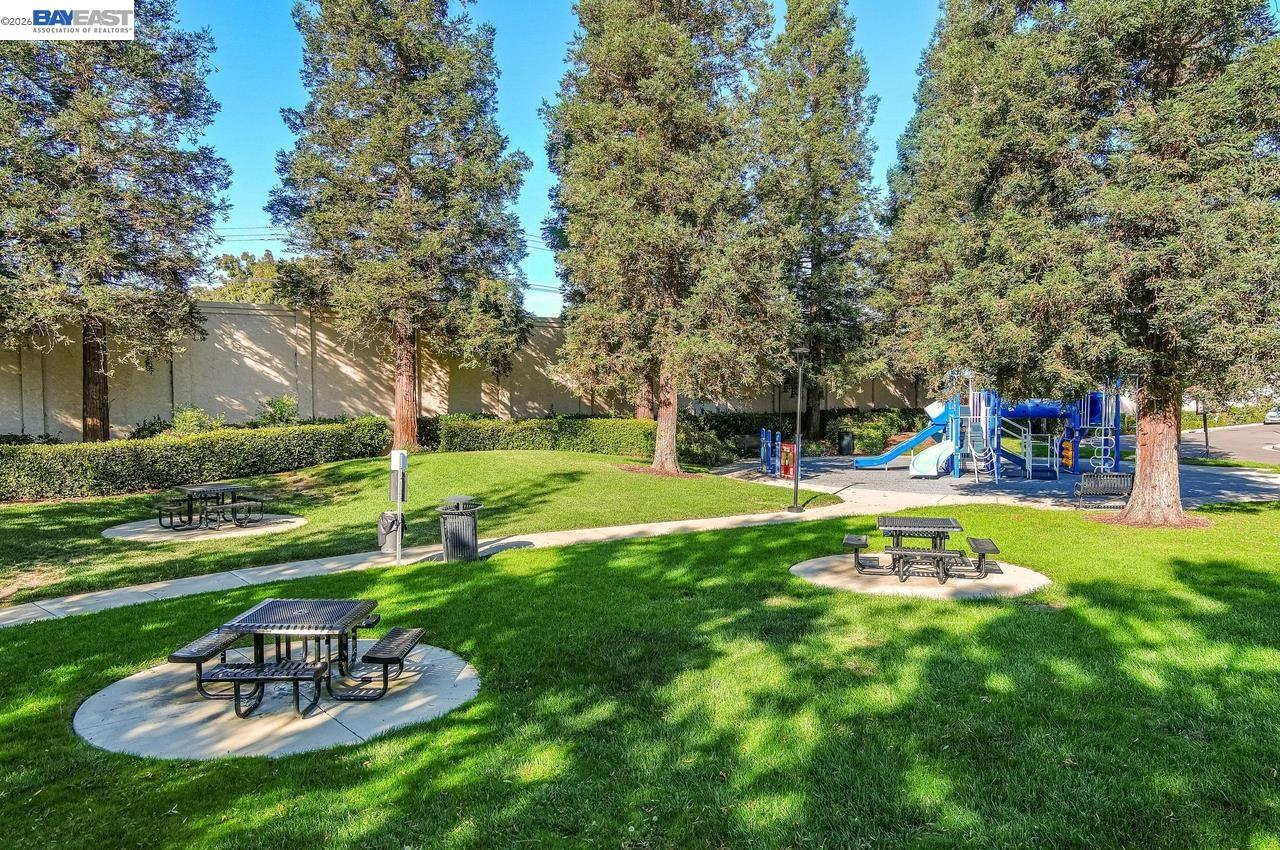 Detail Gallery Image 40 of 44 For 337 Trenton Cir, Pleasanton,  CA 94566 - 3 Beds | 2/1 Baths