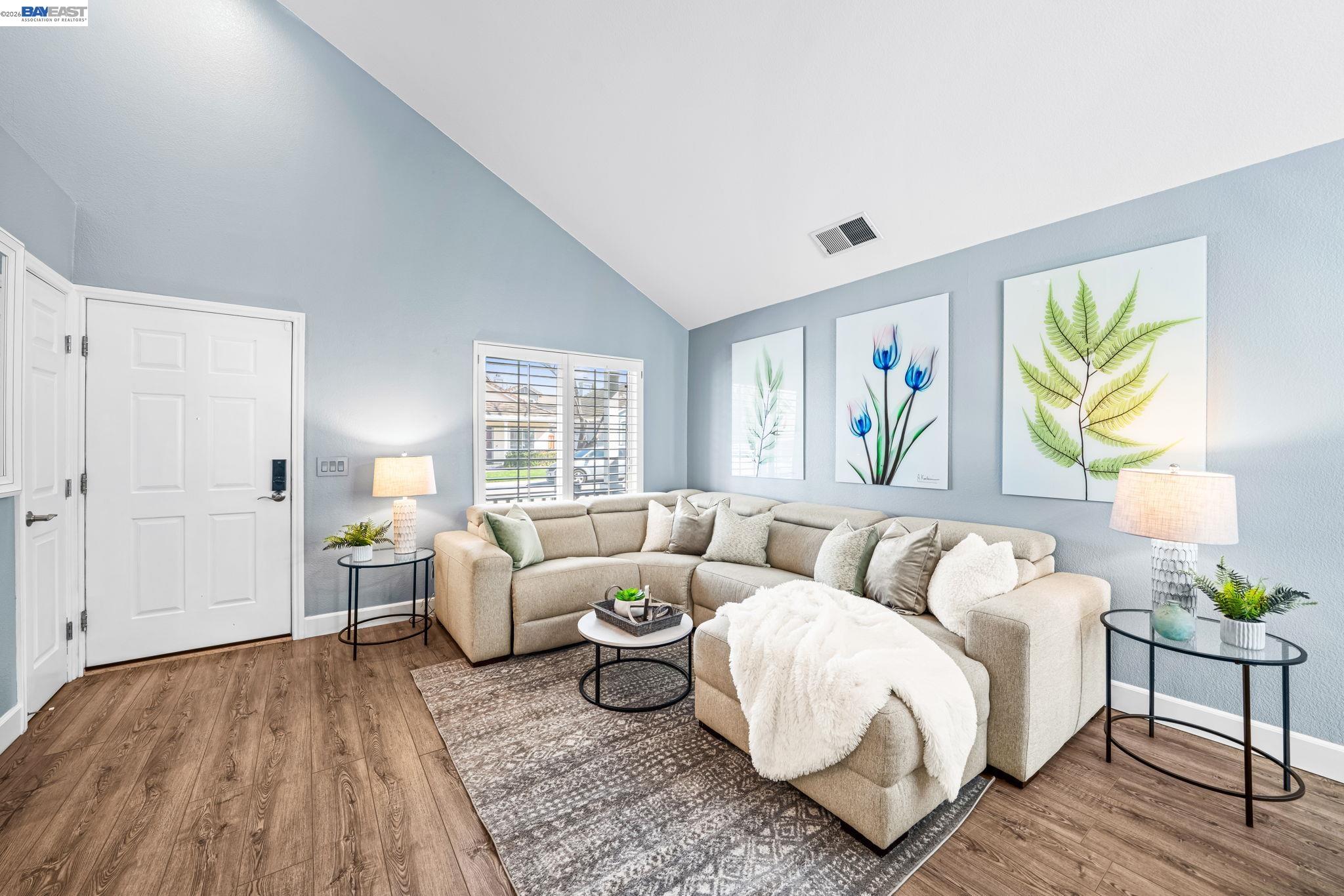 Detail Gallery Image 7 of 44 For 337 Trenton Cir, Pleasanton,  CA 94566 - 3 Beds | 2/1 Baths