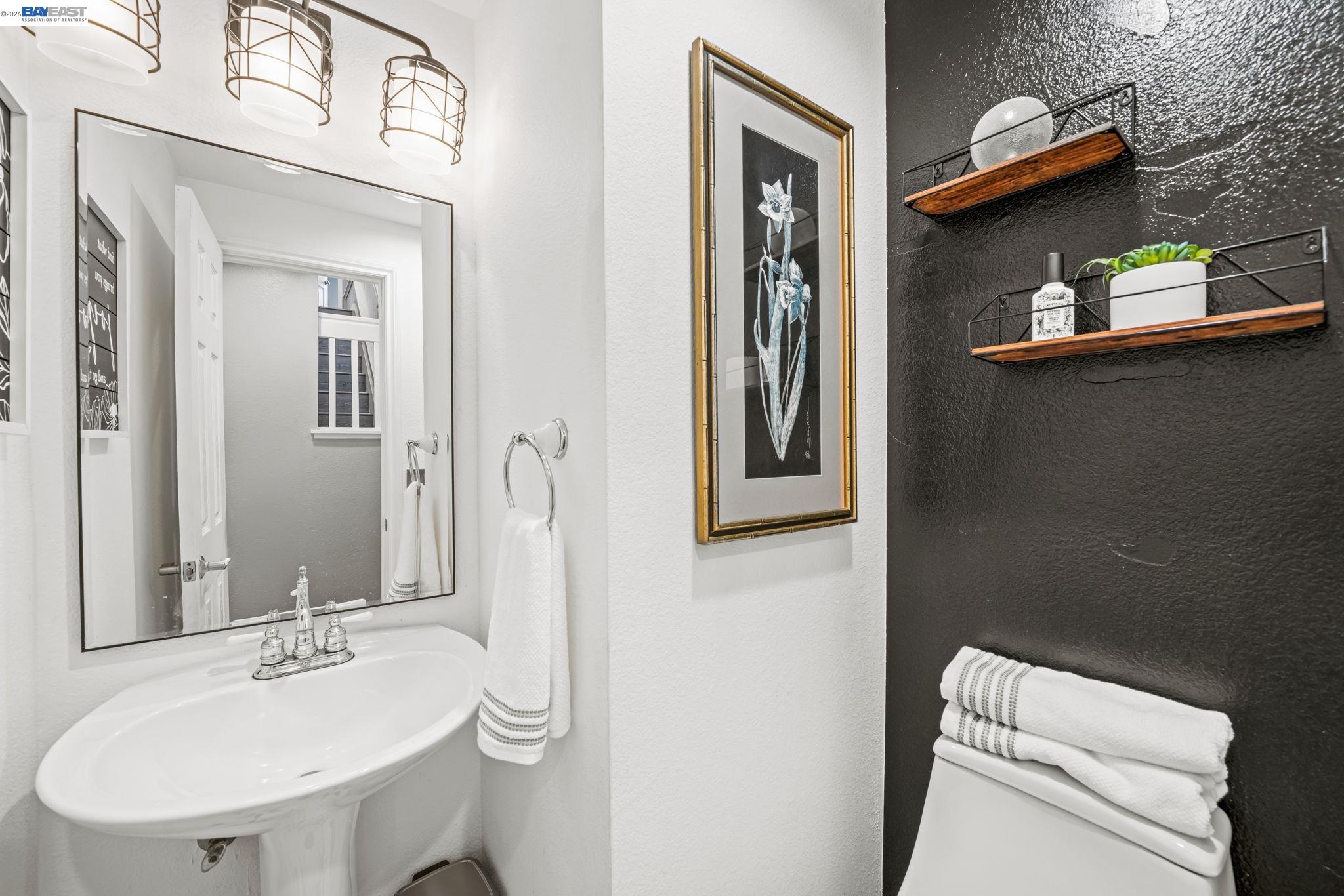 Detail Gallery Image 9 of 44 For 337 Trenton Cir, Pleasanton,  CA 94566 - 3 Beds | 2/1 Baths