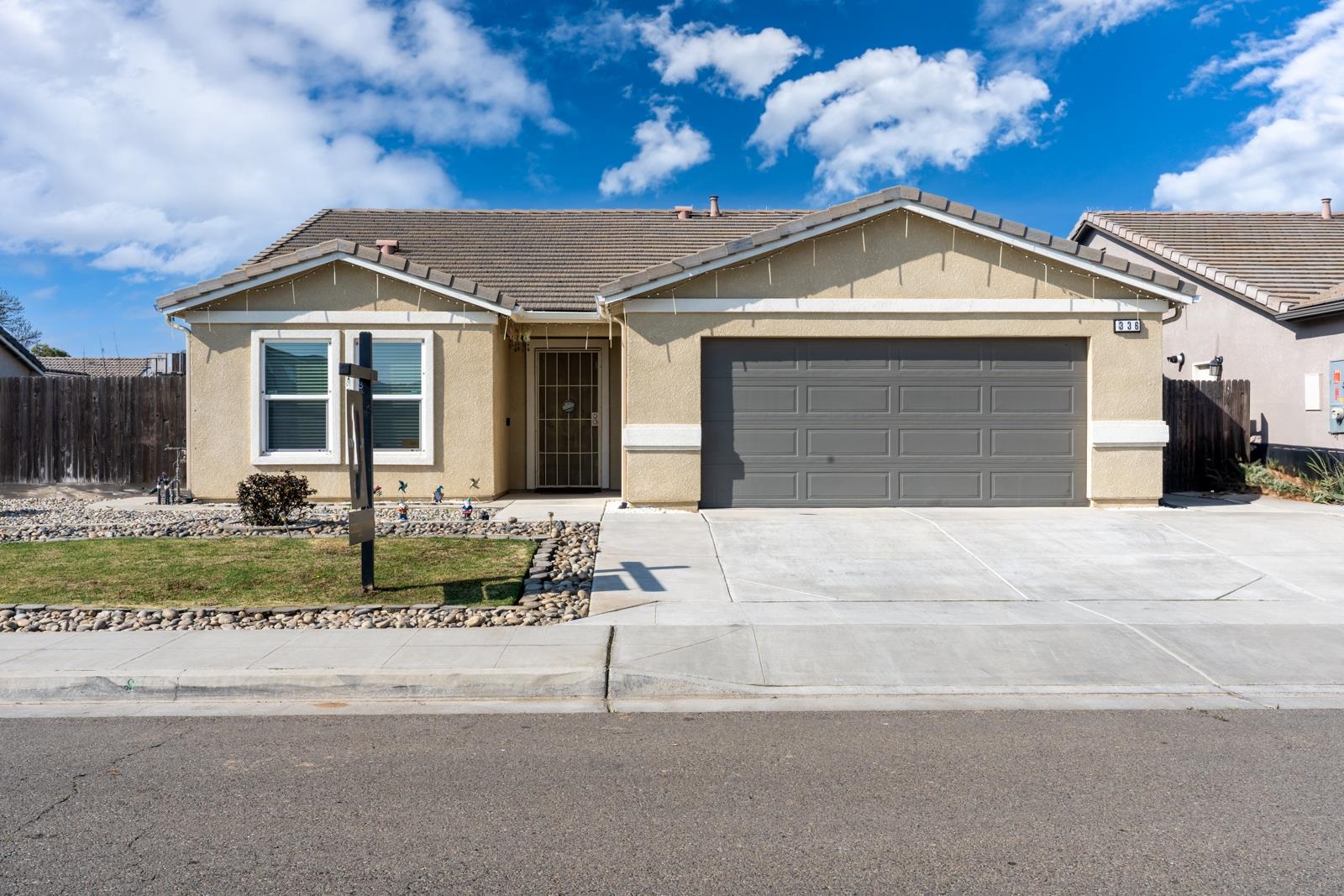 Detail Gallery Image 3 of 41 For 336 Solano St, Madera,  CA 93638 - 3 Beds | 2 Baths