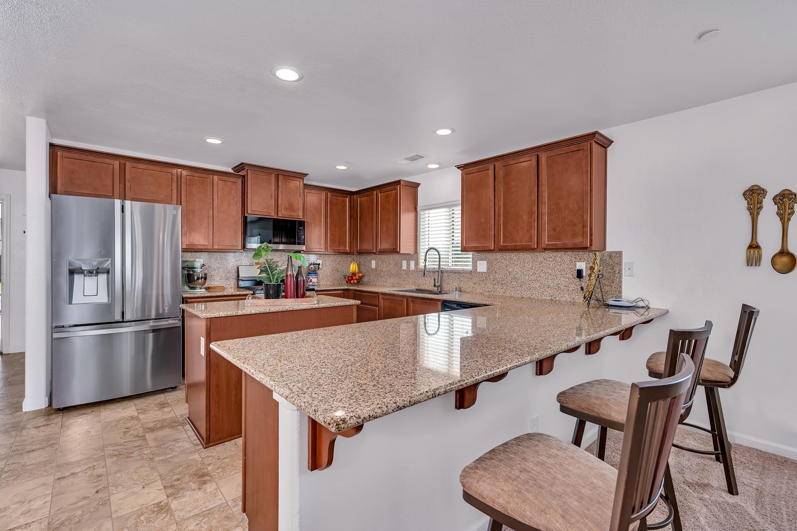 Detail Gallery Image 7 of 41 For 336 Solano St, Madera,  CA 93638 - 3 Beds | 2 Baths