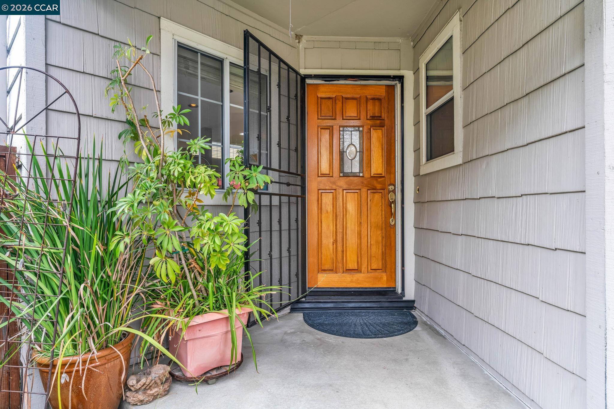 Detail Gallery Image 2 of 28 For 5473 Rainflower Dr, Livermore,  CA 94551 - 3 Beds | 2/1 Baths