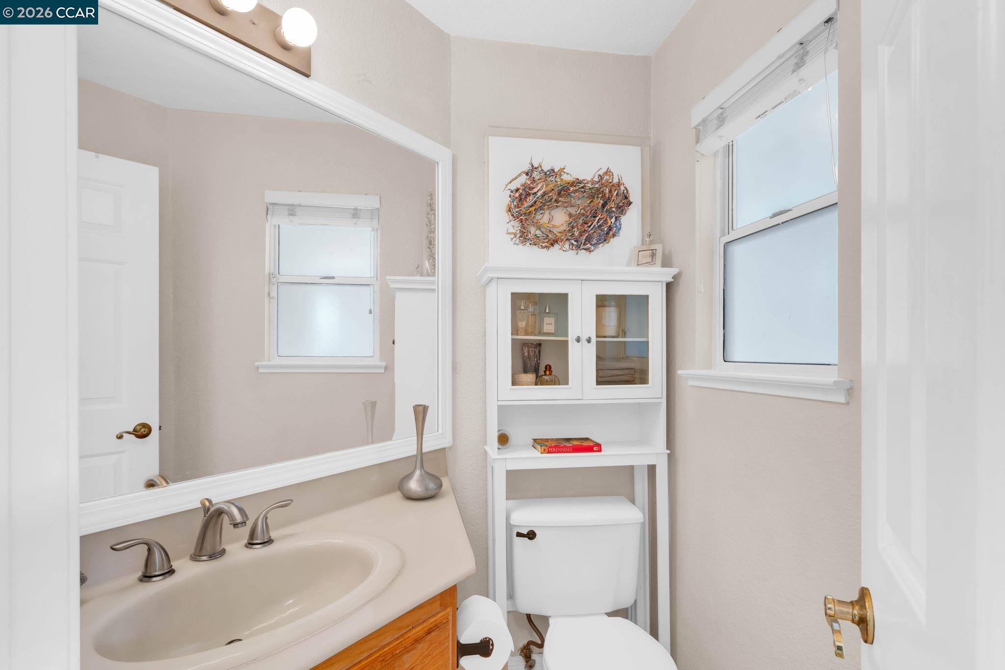 Detail Gallery Image 12 of 28 For 5473 Rainflower Dr, Livermore,  CA 94551 - 3 Beds | 2/1 Baths