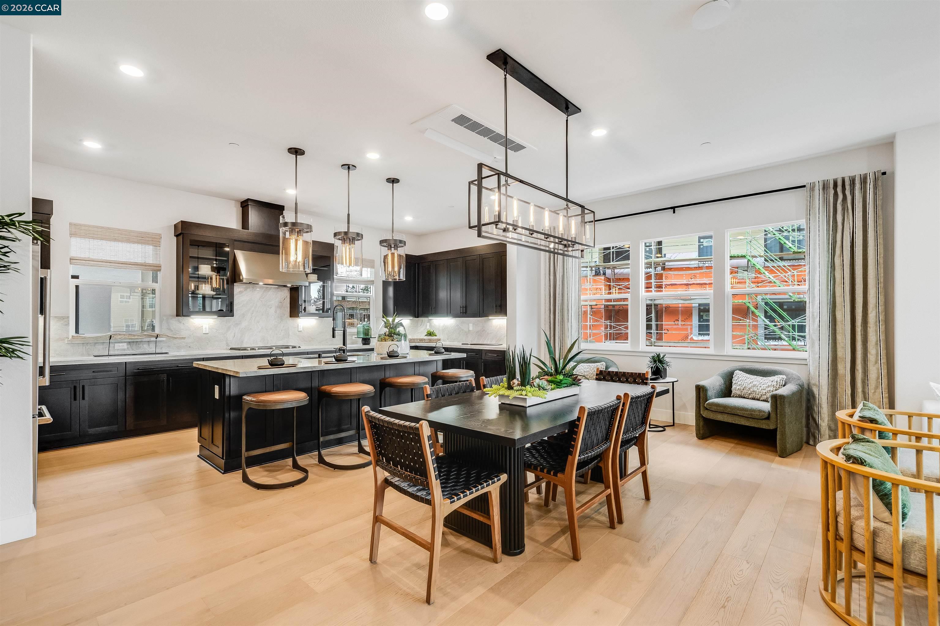 Detail Gallery Image 2 of 29 For 1102 Althea Terraces #1,  Sunnyvale,  CA 94086 - 4 Beds | 3/1 Baths