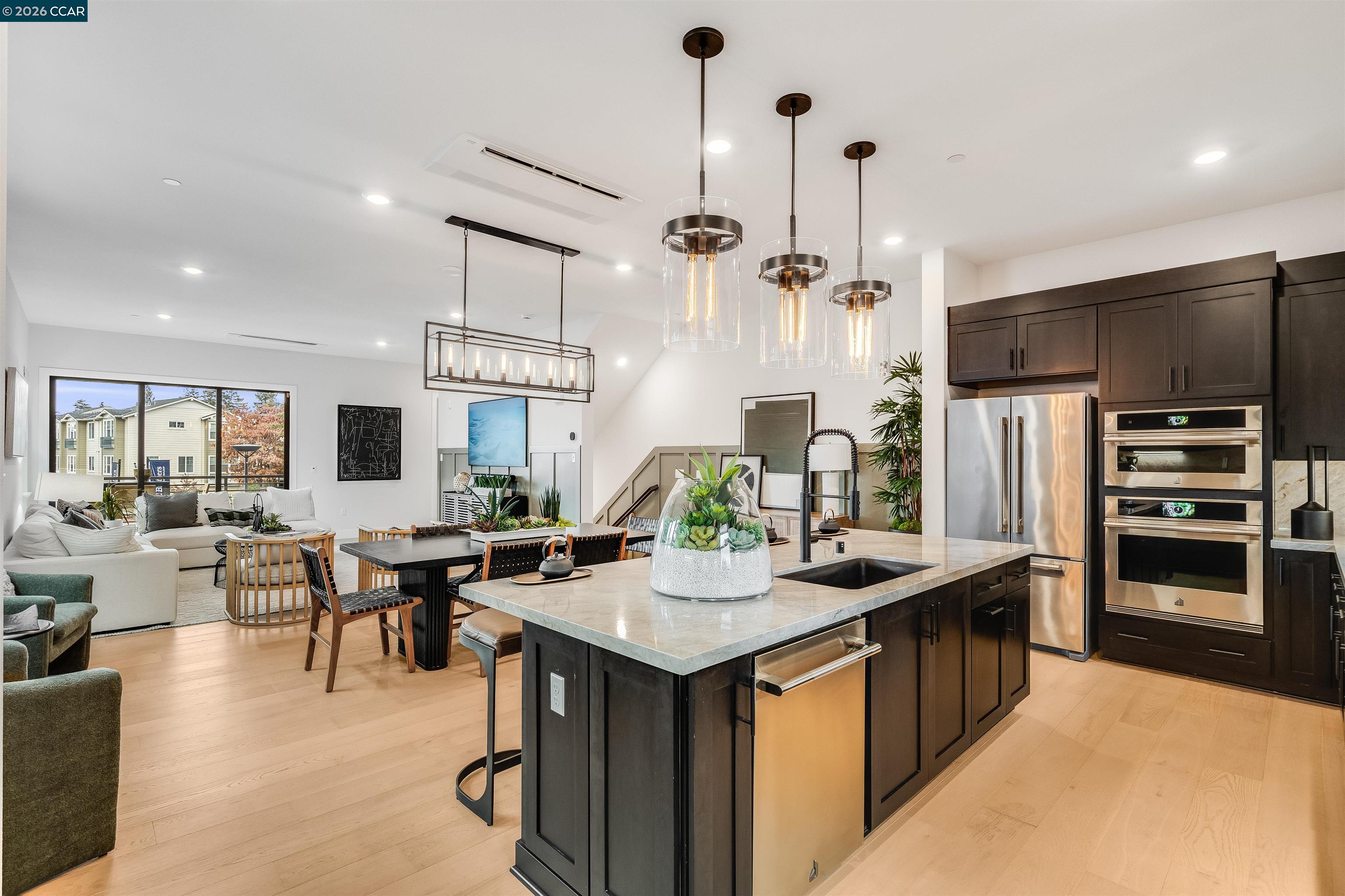 Detail Gallery Image 3 of 29 For 1102 Althea Terraces #1,  Sunnyvale,  CA 94086 - 4 Beds | 3/1 Baths