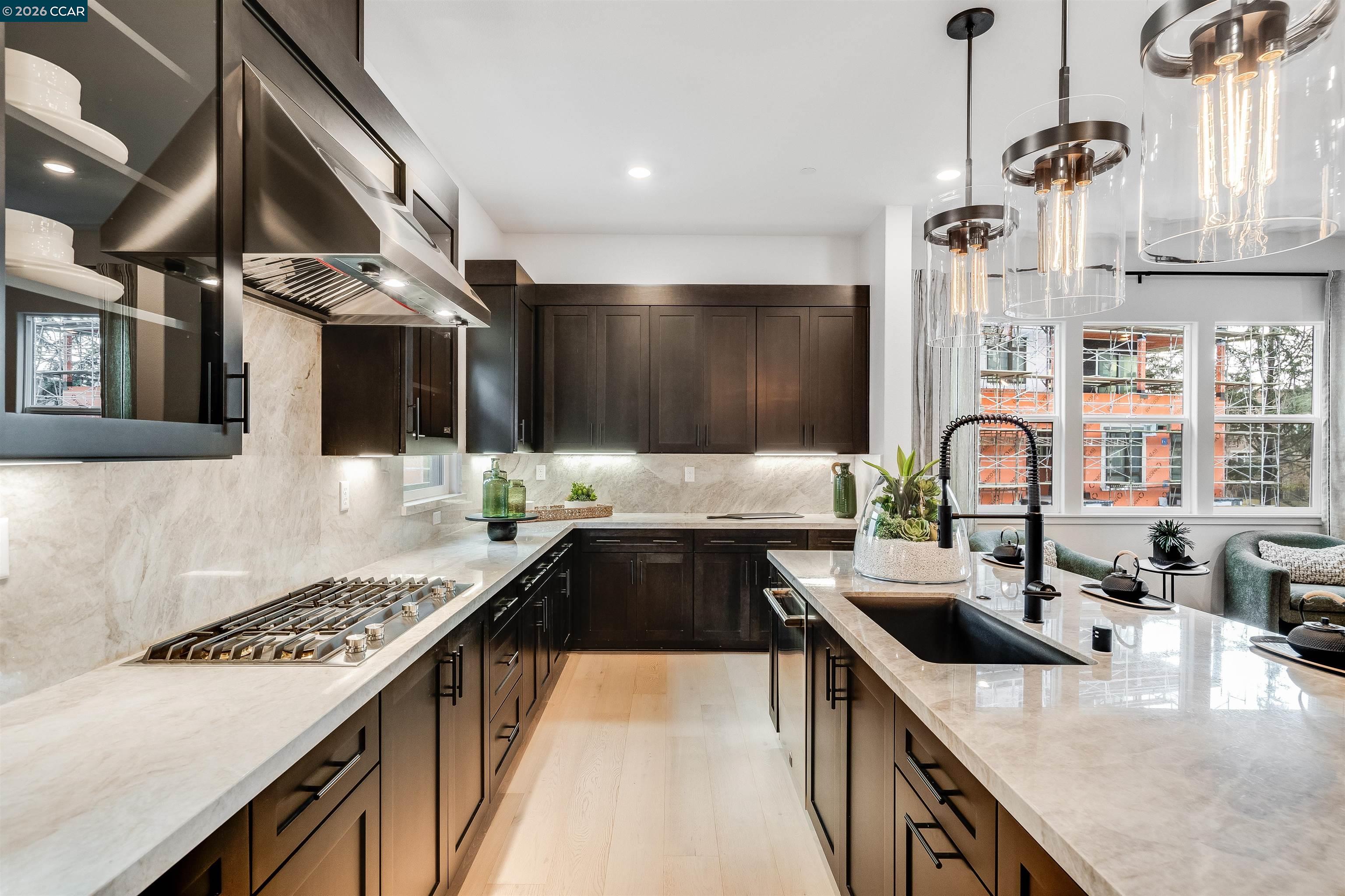 Detail Gallery Image 4 of 29 For 1102 Althea Terraces #1,  Sunnyvale,  CA 94086 - 4 Beds | 3/1 Baths