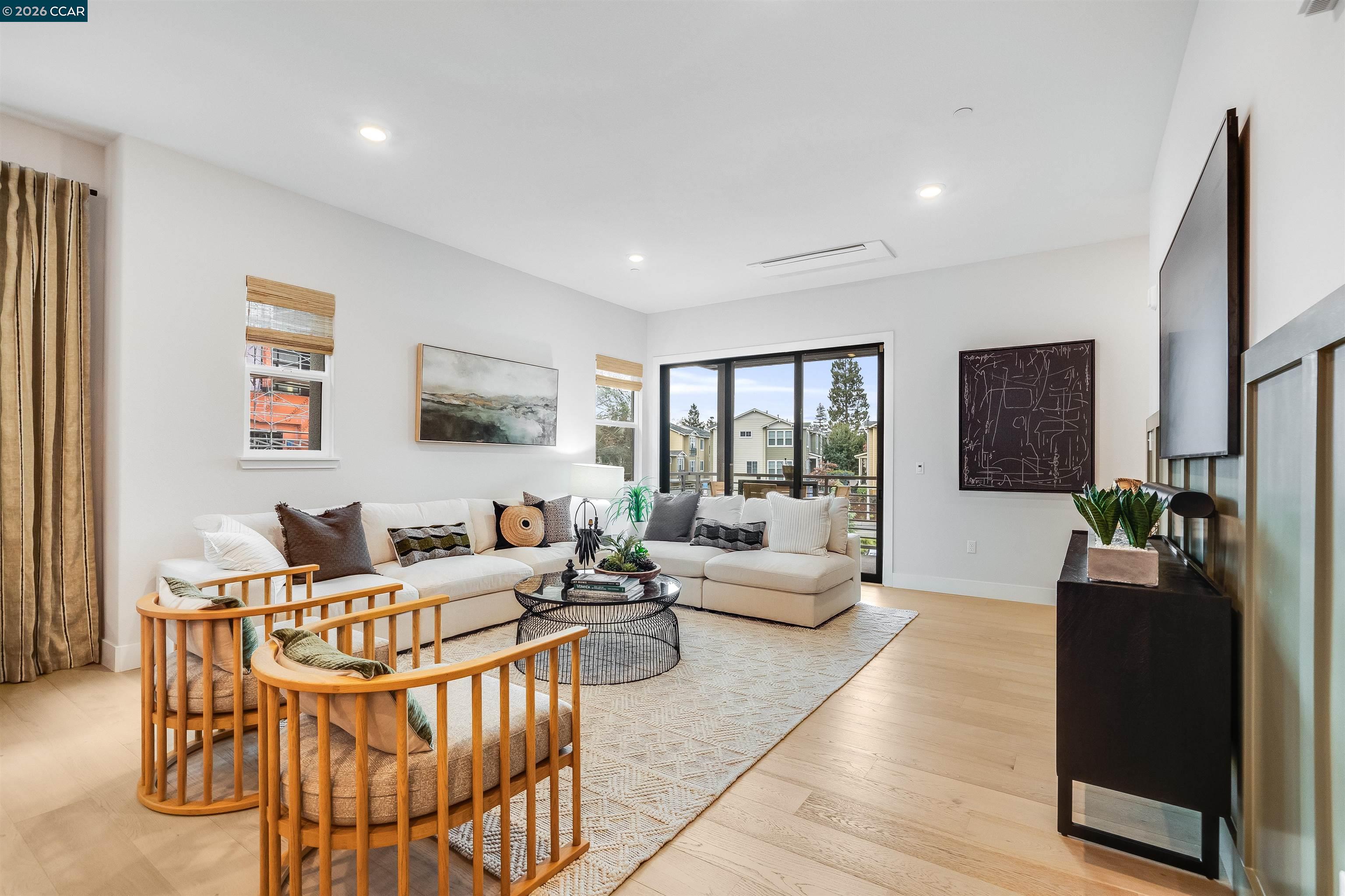 Detail Gallery Image 7 of 29 For 1102 Althea Terraces #1,  Sunnyvale,  CA 94086 - 4 Beds | 3/1 Baths