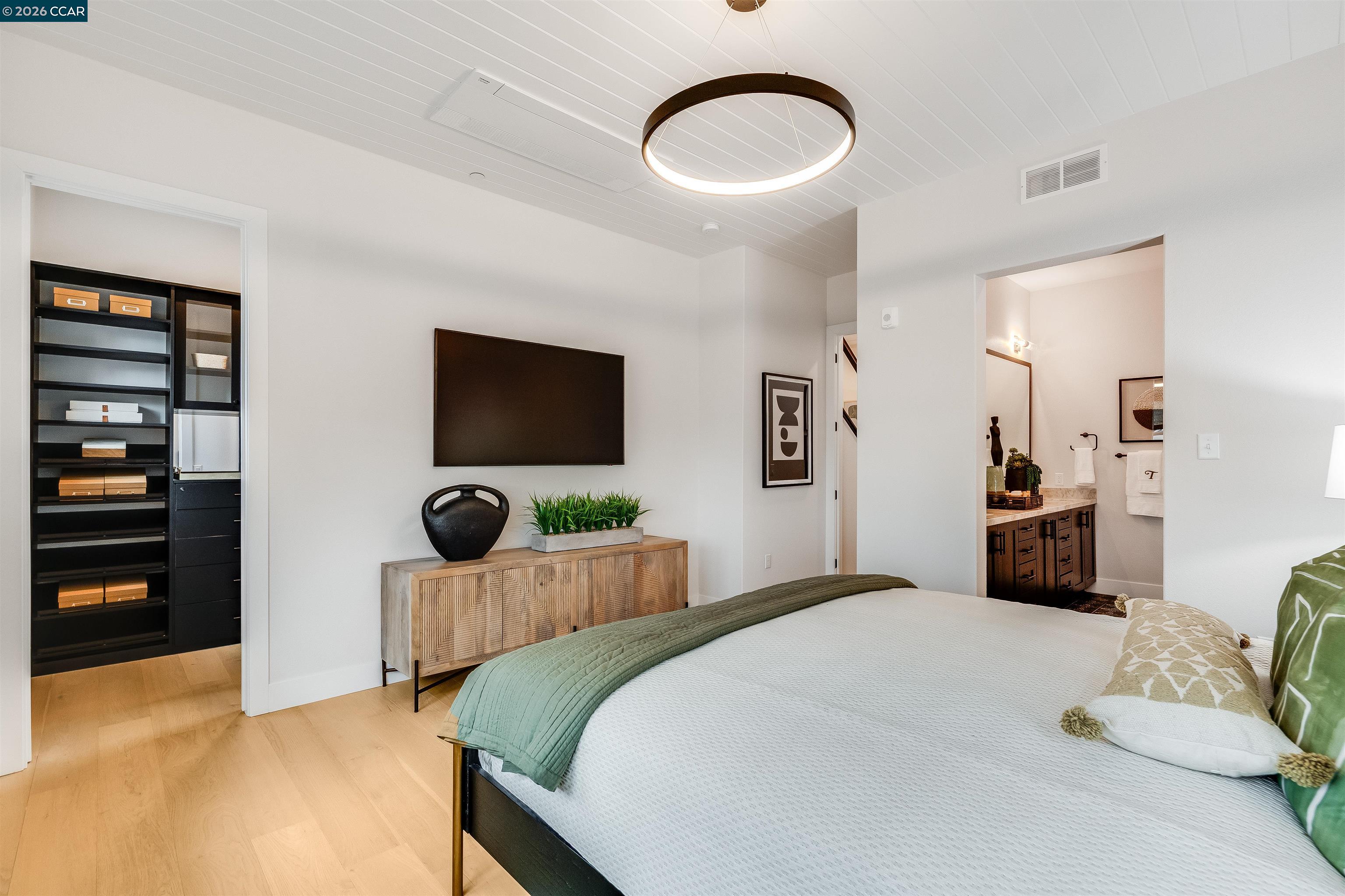 Detail Gallery Image 10 of 29 For 1102 Althea Terraces #1,  Sunnyvale,  CA 94086 - 4 Beds | 3/1 Baths