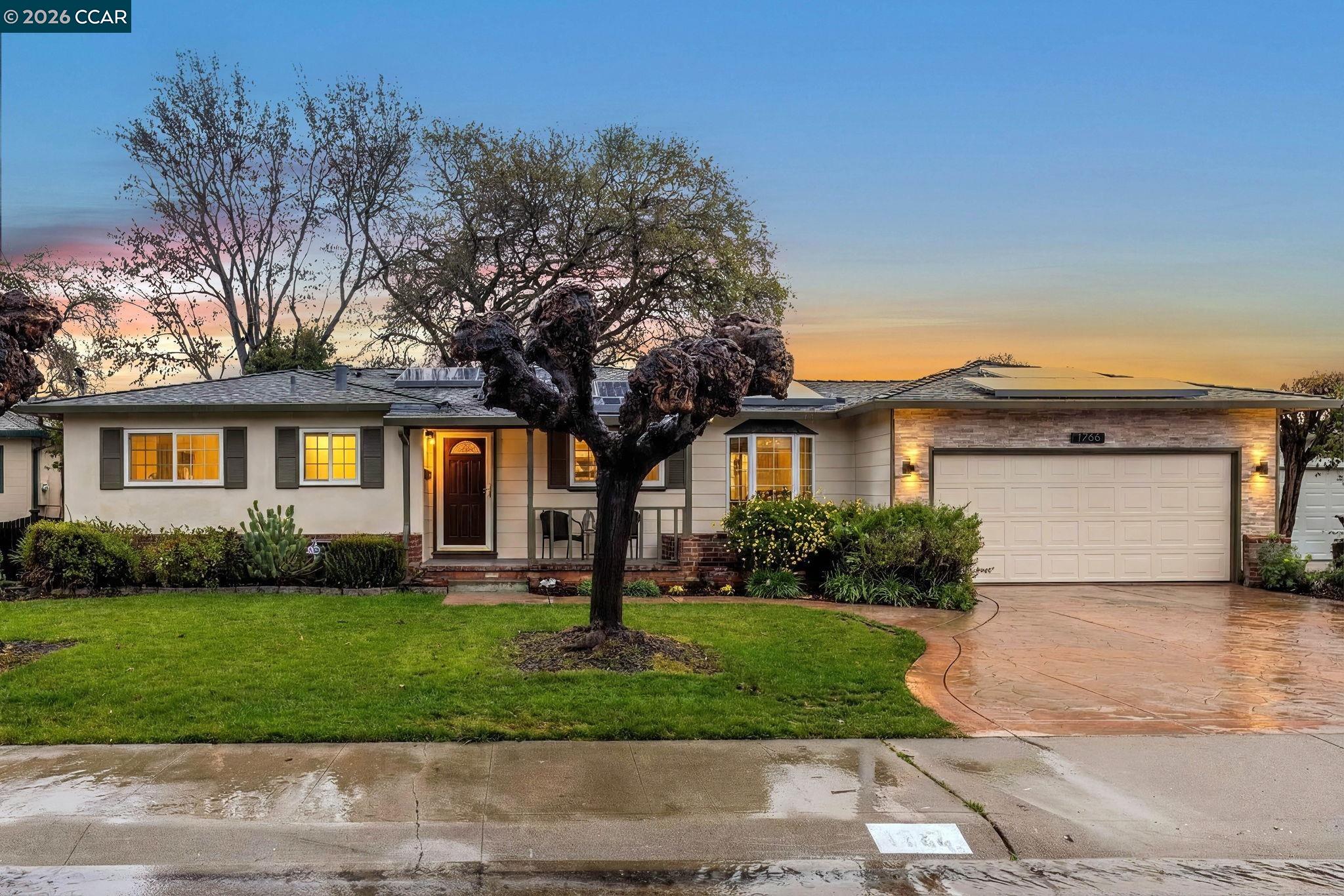 Front Image Thumbnail for CC41123680