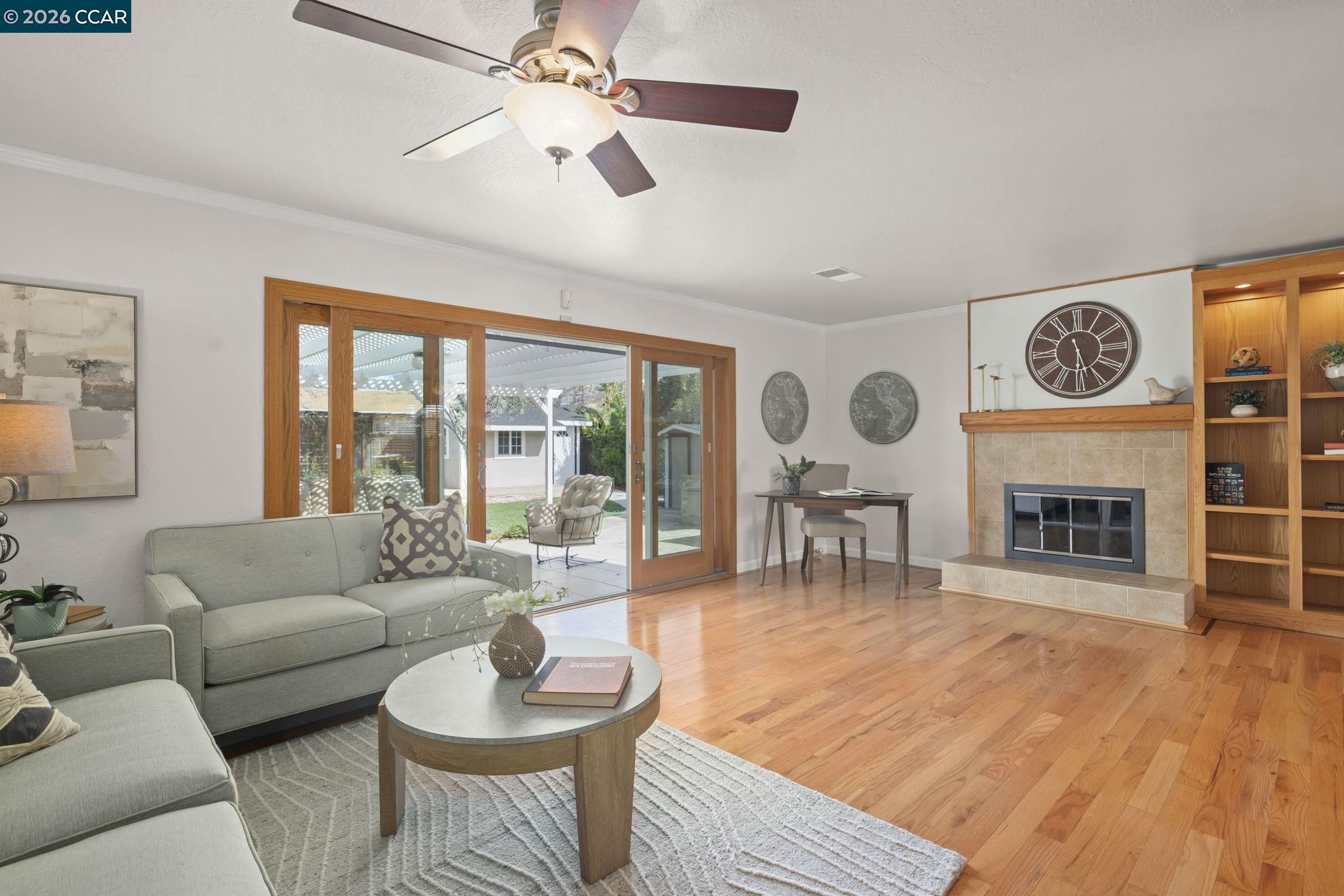 Detail Gallery Image 4 of 23 For 1786 Sharon Drive, Concord,  CA 94519-1453 - 3 Beds | 2 Baths