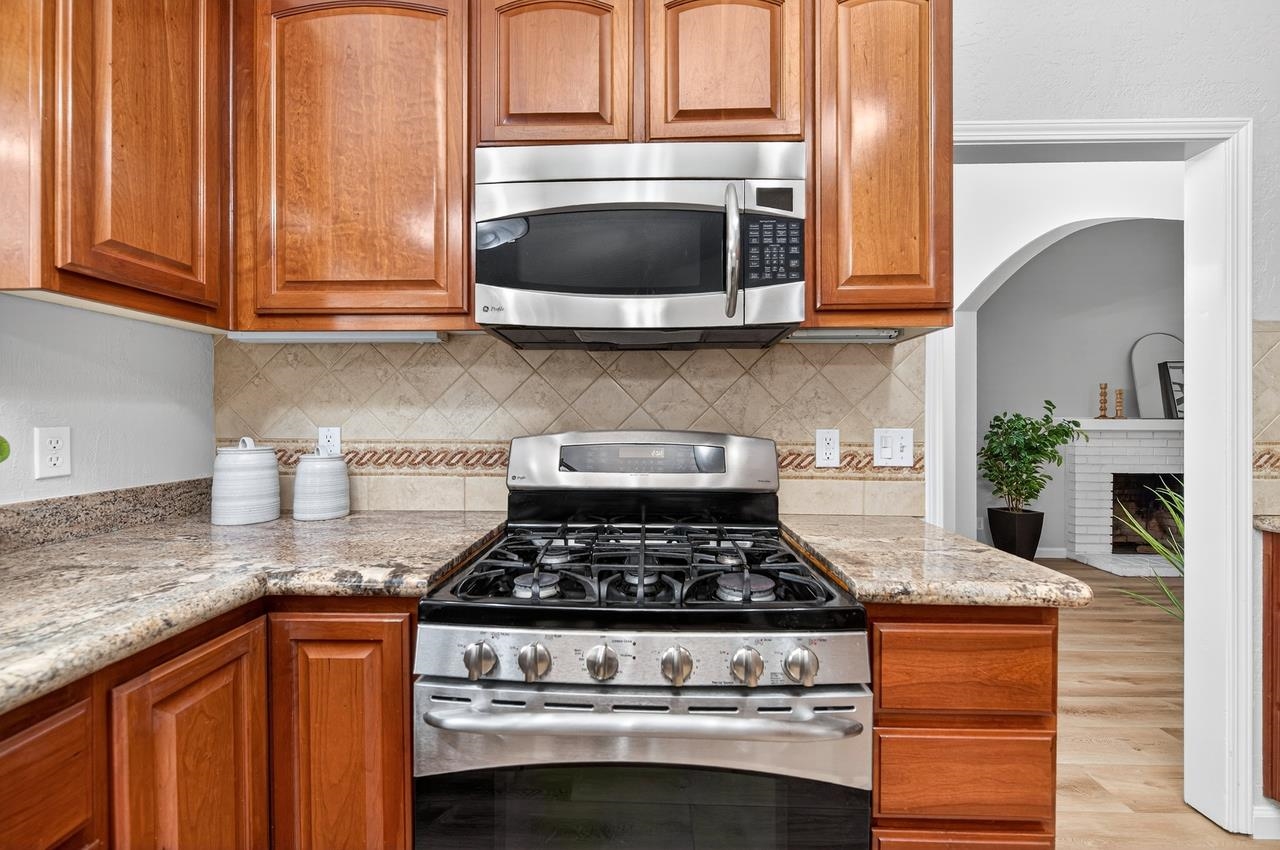 Detail Gallery Image 13 of 44 For 574 Cinnabar Dr, Livermore,  CA 94550 - 4 Beds | 2/1 Baths