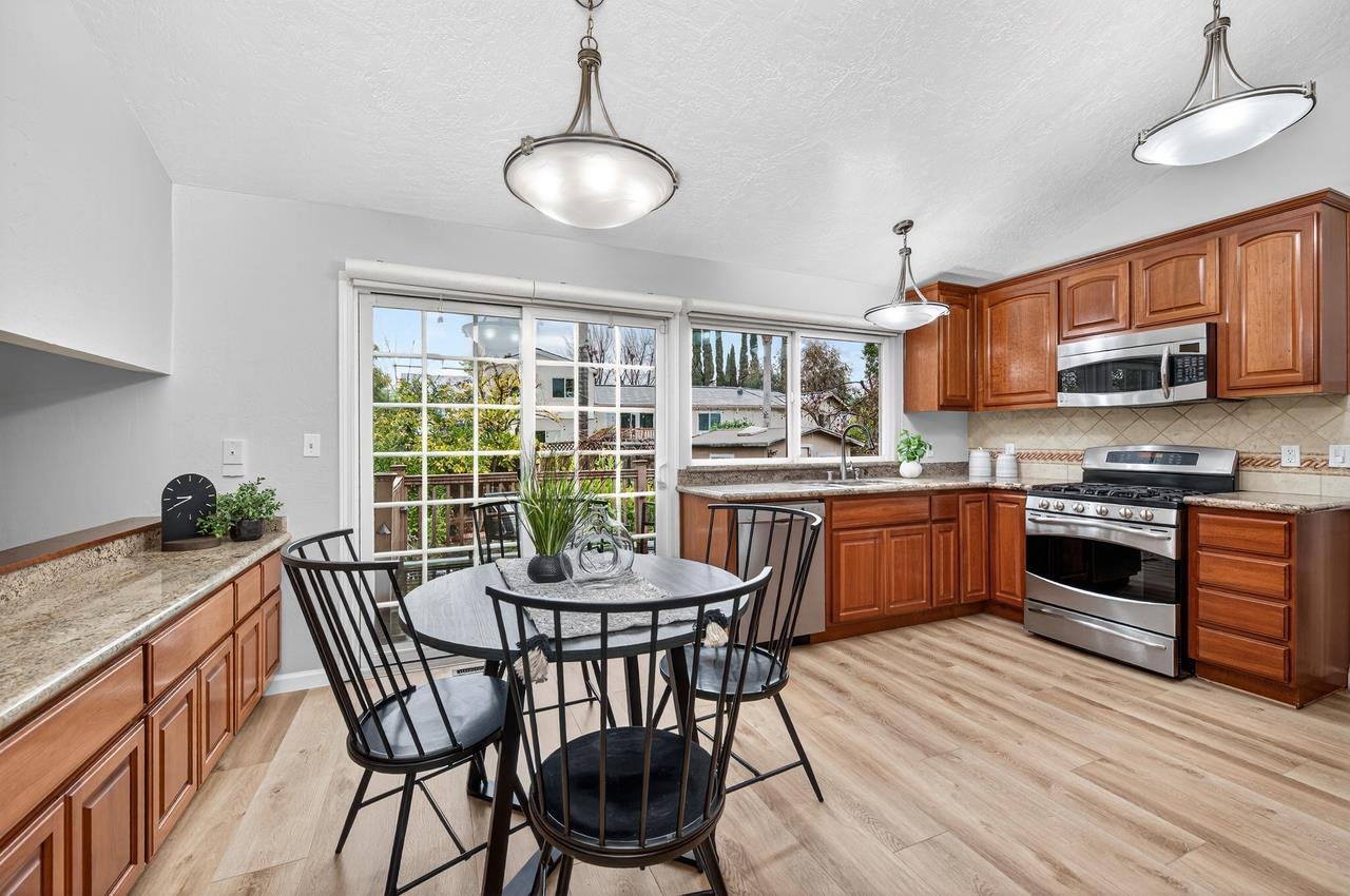 Detail Gallery Image 16 of 44 For 574 Cinnabar Dr, Livermore,  CA 94550 - 4 Beds | 2/1 Baths