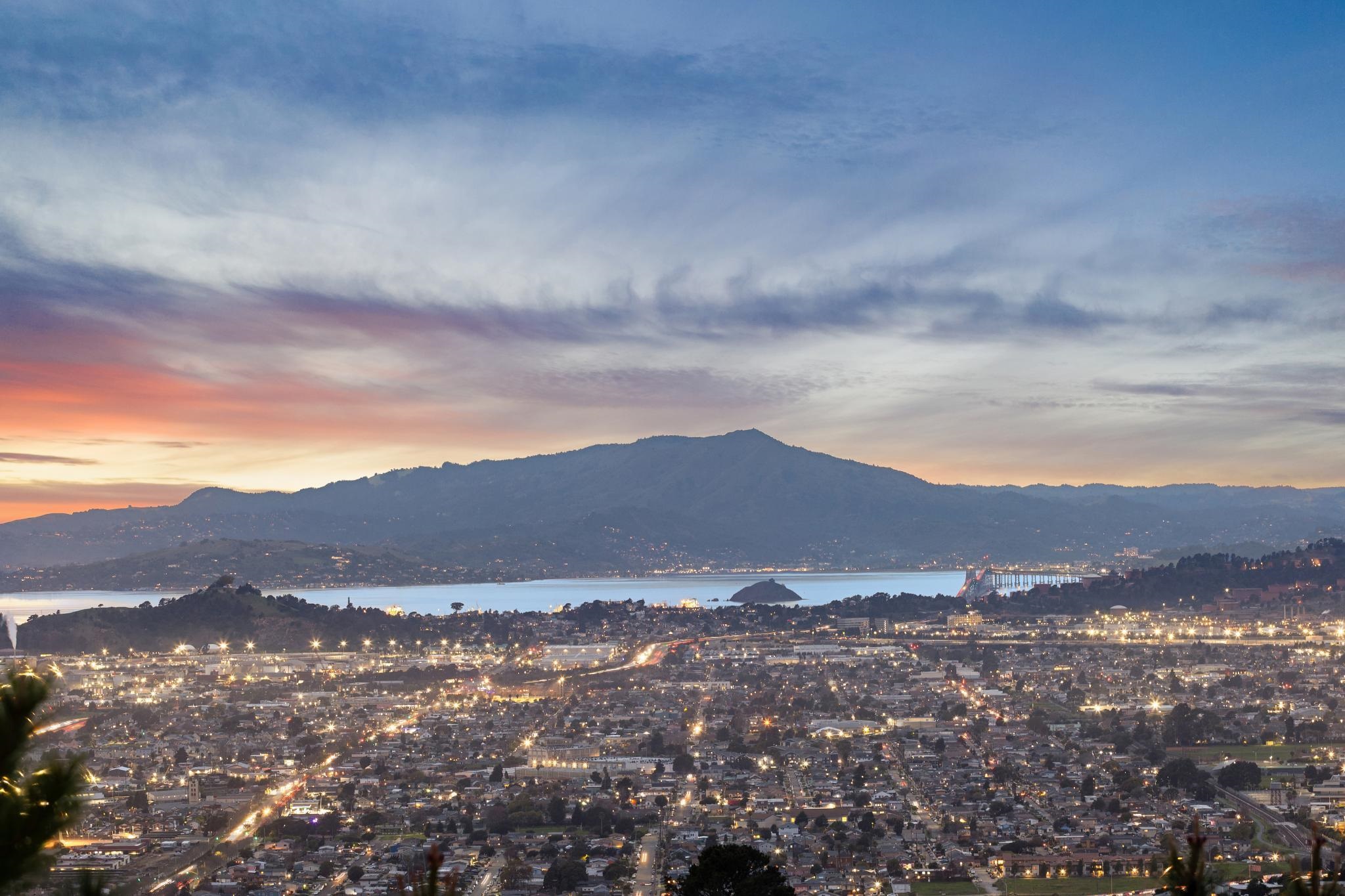 Detail Gallery Image 12 of 46 For 1522 Madera Court, El Cerrito,  CA 94530 - 4 Beds | 2/1 Baths
