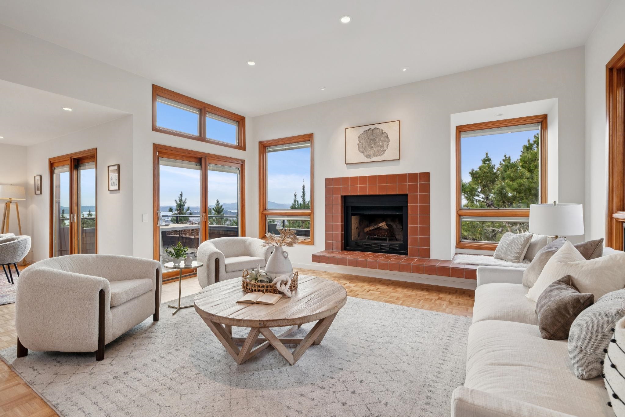 Detail Gallery Image 4 of 46 For 1522 Madera Court, El Cerrito,  CA 94530 - 4 Beds | 2/1 Baths