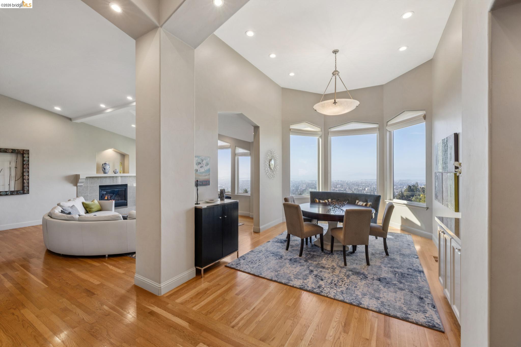 Detail Gallery Image 12 of 49 For 1426 Grand View Dr, Berkeley,  CA 94705 - 4 Beds | 4 Baths