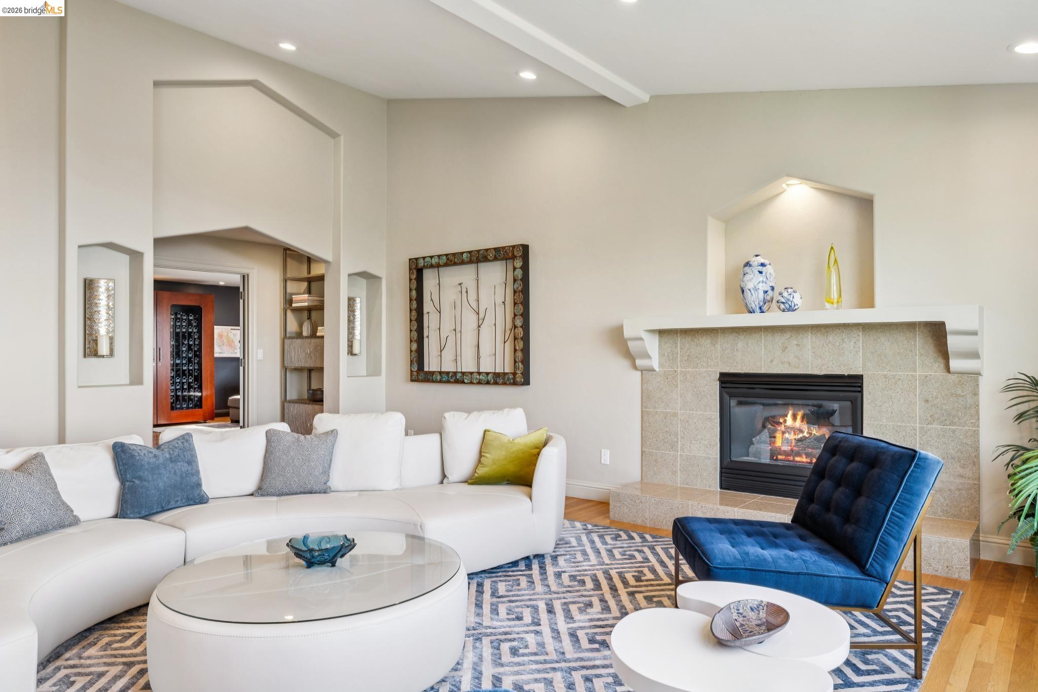 Detail Gallery Image 14 of 51 For 1426 Grand View Dr, Berkeley,  CA 94705 - 4 Beds | 4 Baths