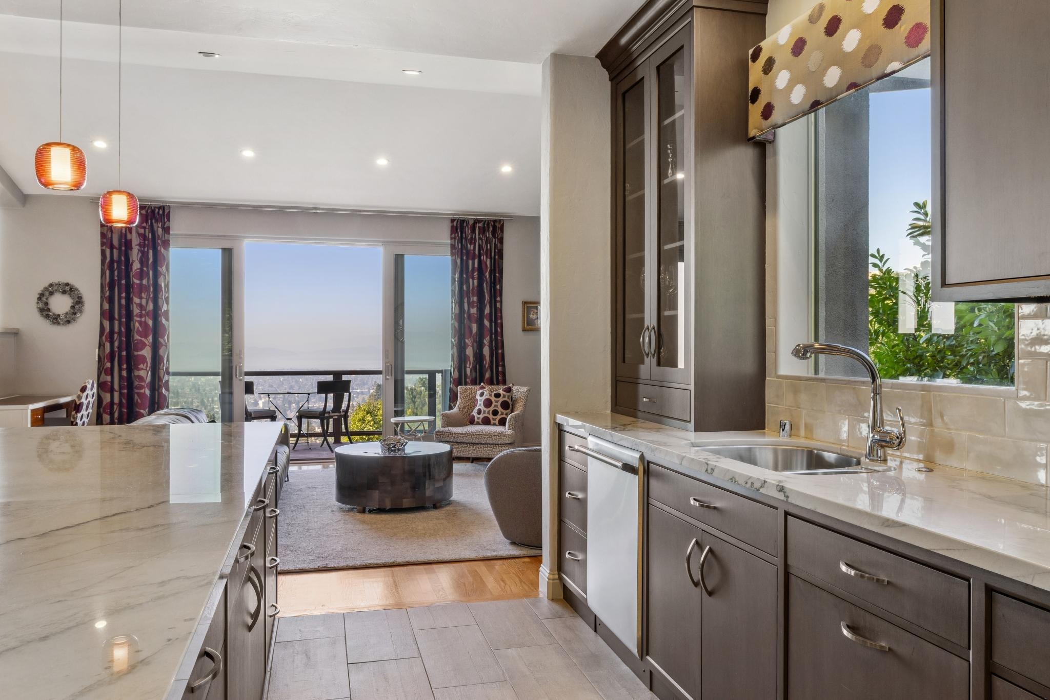 Detail Gallery Image 15 of 40 For 1426 Grand View Dr, Berkeley,  CA 94705 - 4 Beds | 4 Baths