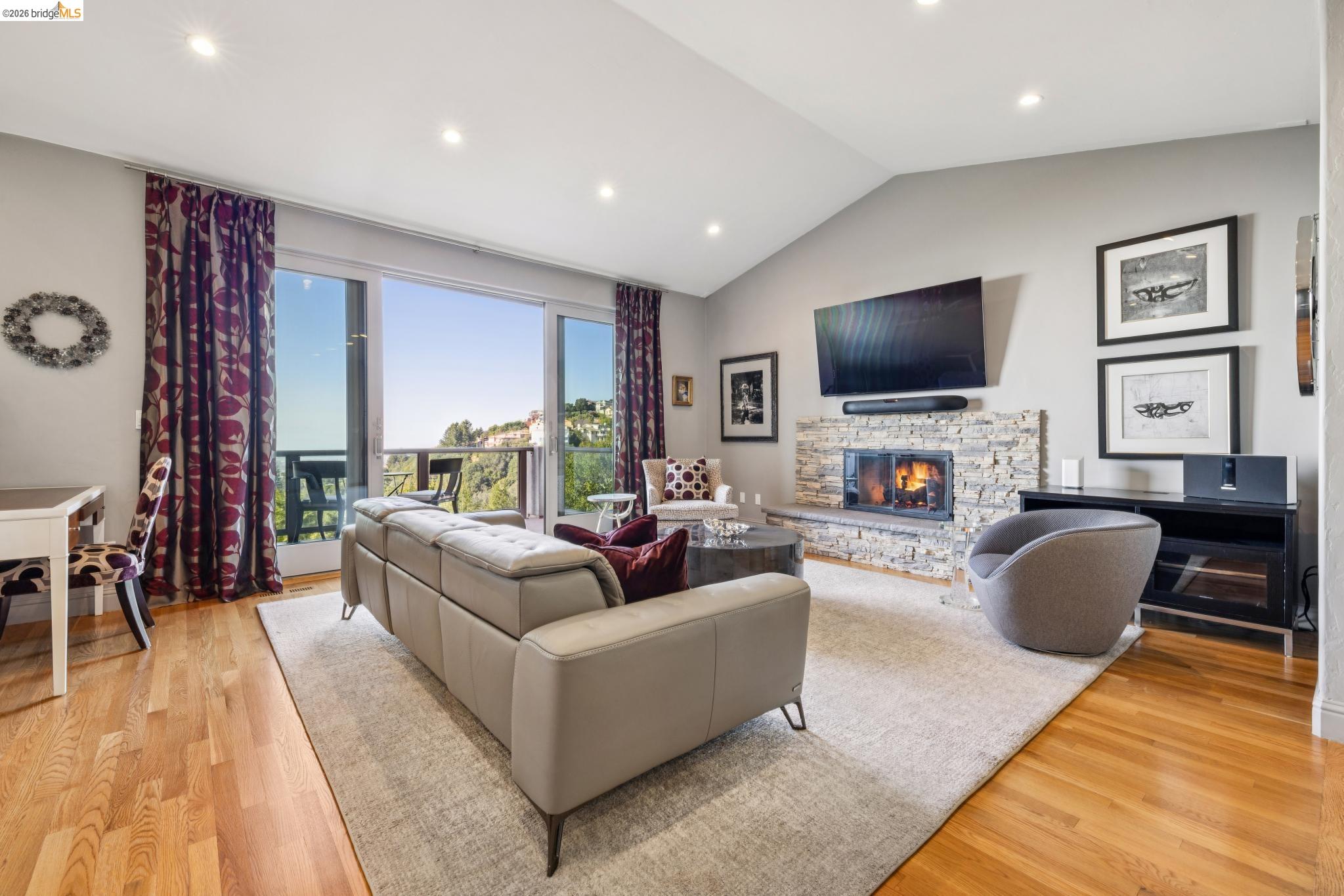 Detail Gallery Image 19 of 49 For 1426 Grand View Dr, Berkeley,  CA 94705 - 4 Beds | 4 Baths