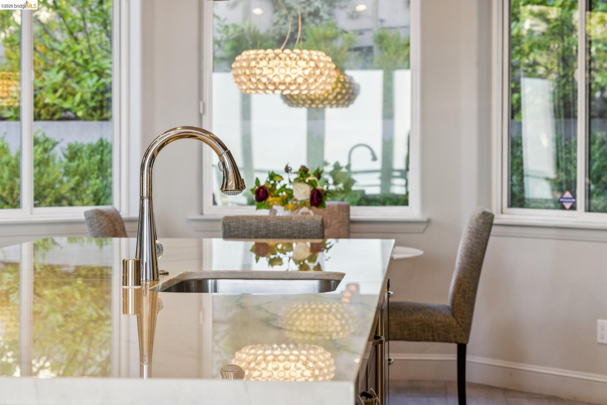 Detail Gallery Image 22 of 49 For 1426 Grand View Dr, Berkeley,  CA 94705 - 4 Beds | 4 Baths