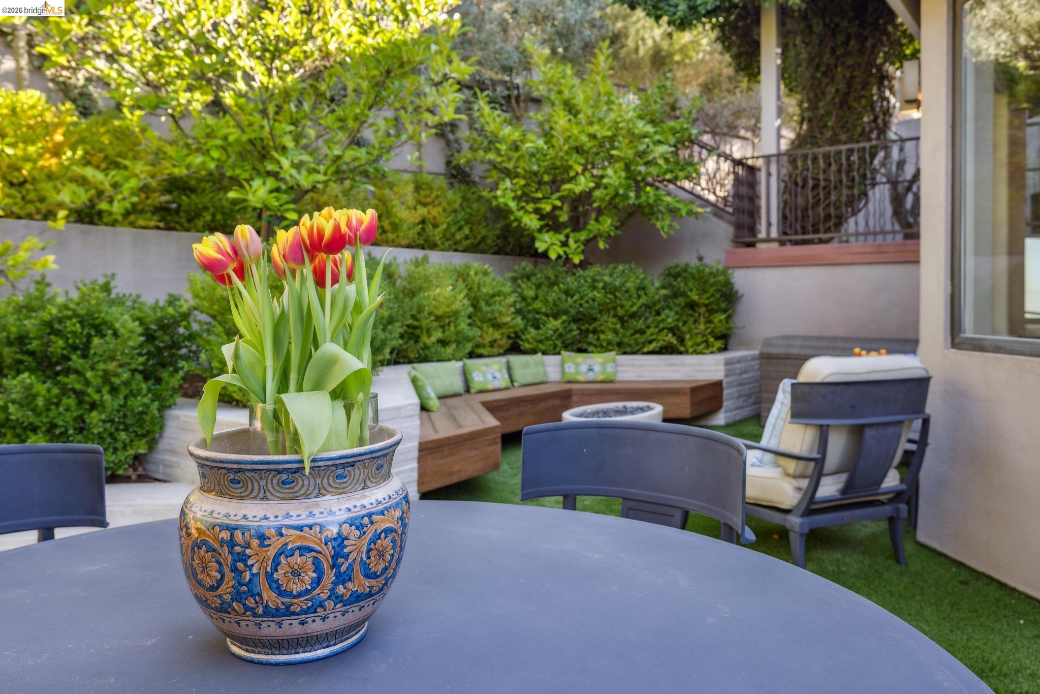 Detail Gallery Image 27 of 49 For 1426 Grand View Dr, Berkeley,  CA 94705 - 4 Beds | 4 Baths