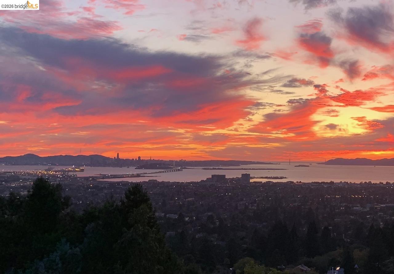 Detail Gallery Image 44 of 49 For 1426 Grand View Dr, Berkeley,  CA 94705 - 4 Beds | 4 Baths