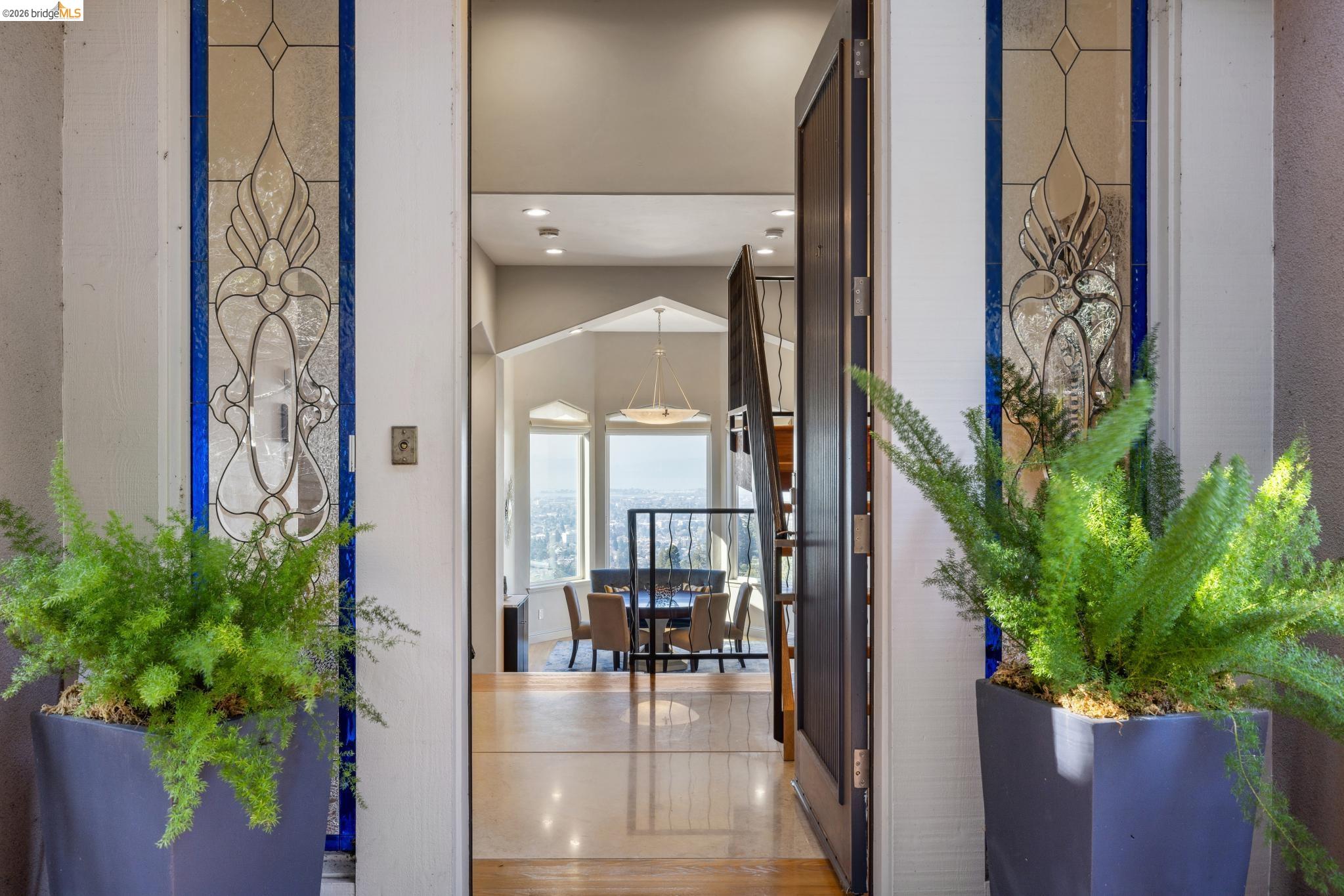 Detail Gallery Image 6 of 51 For 1426 Grand View Dr, Berkeley,  CA 94705 - 4 Beds | 4 Baths