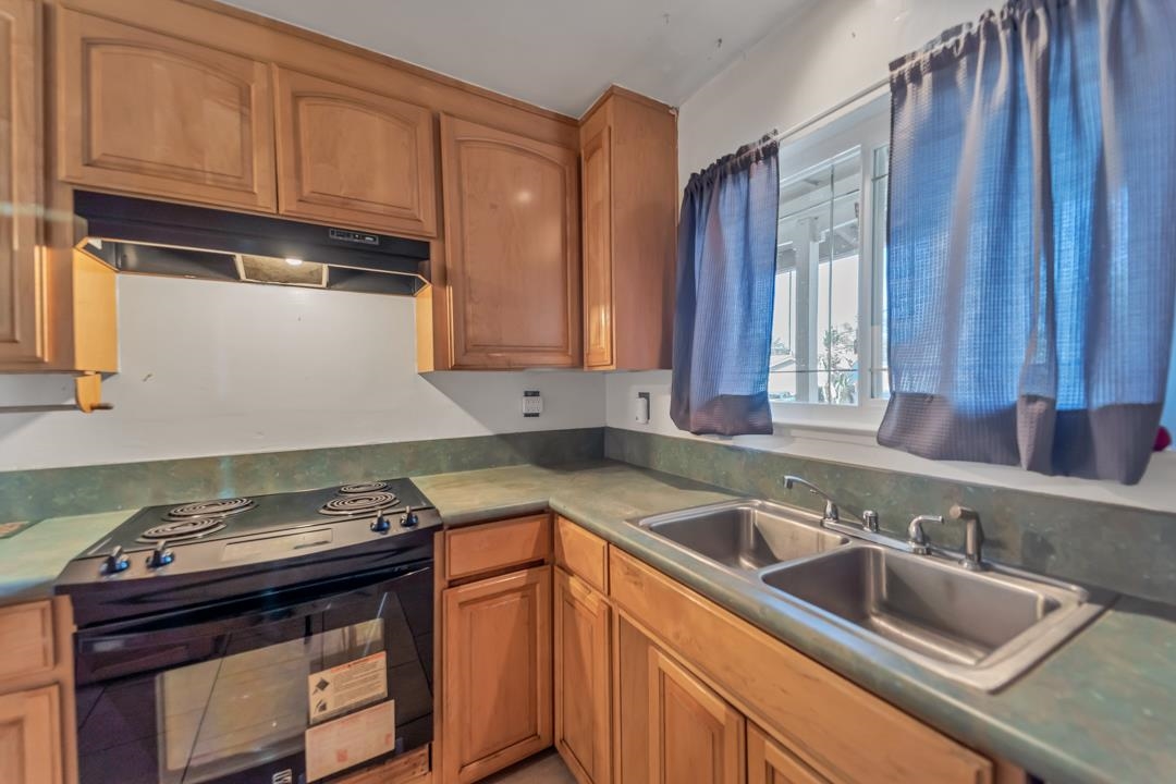 Detail Gallery Image 5 of 19 For 734 Overland, San Jose,  CA 95111 - 5 Beds | 2 Baths